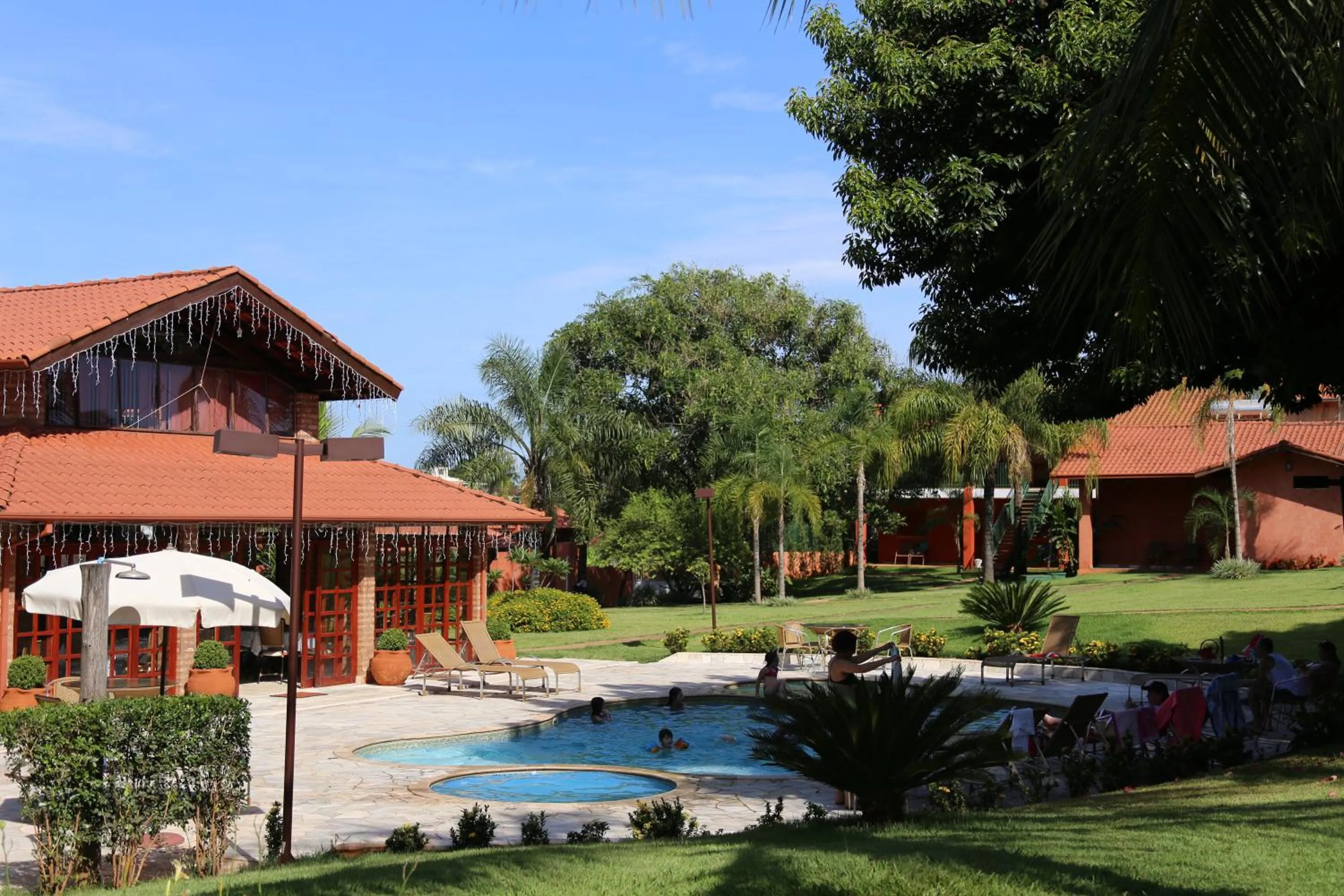 Restaurant/places to eat in Pousada Beco da Lua