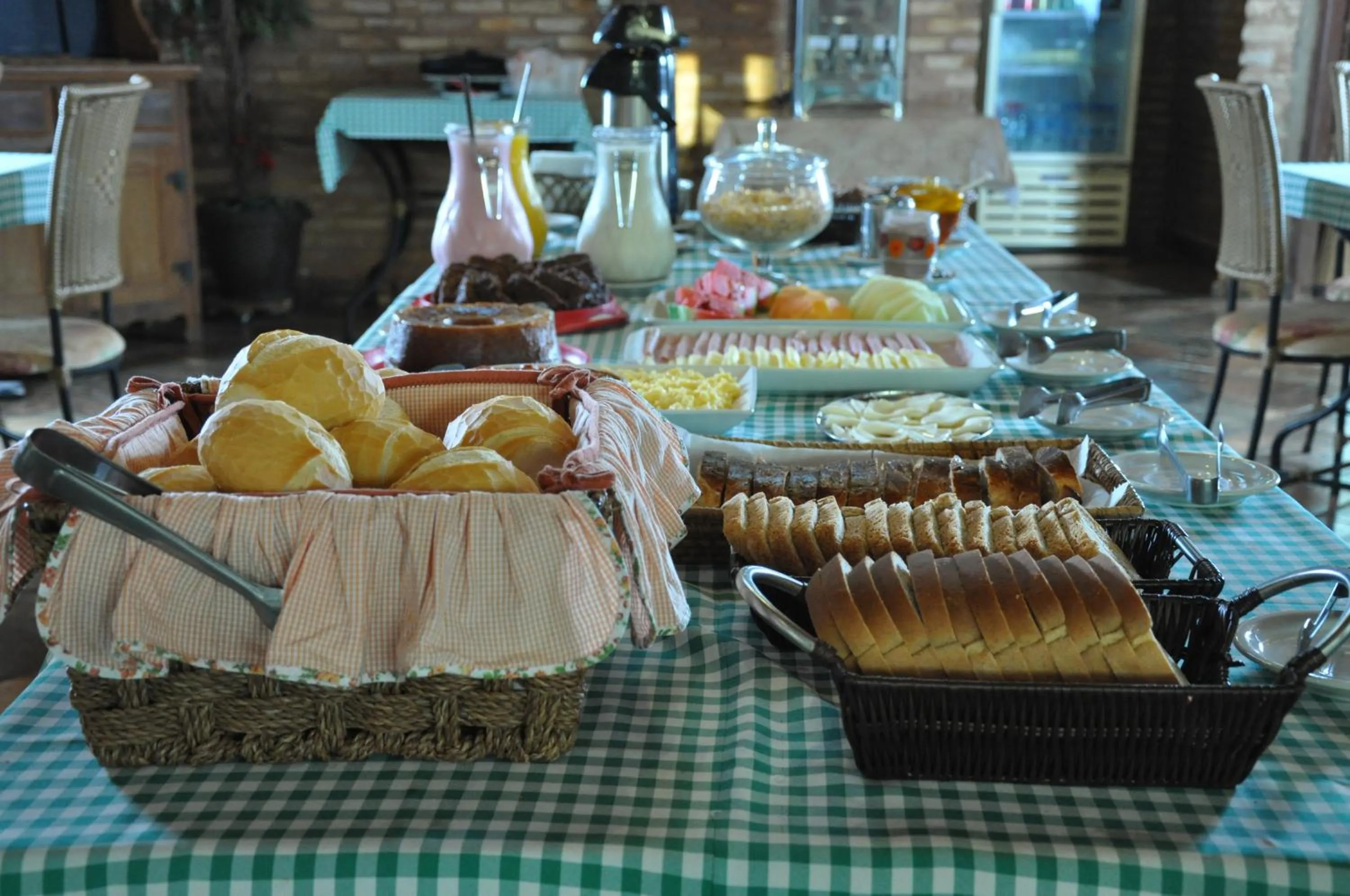 Buffet breakfast in Pousada Beco da Lua