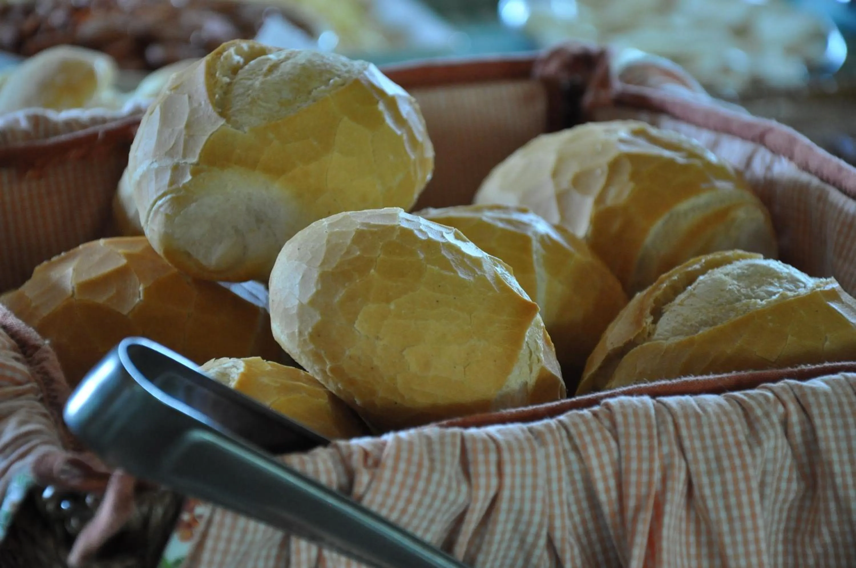 Buffet breakfast in Pousada Beco da Lua
