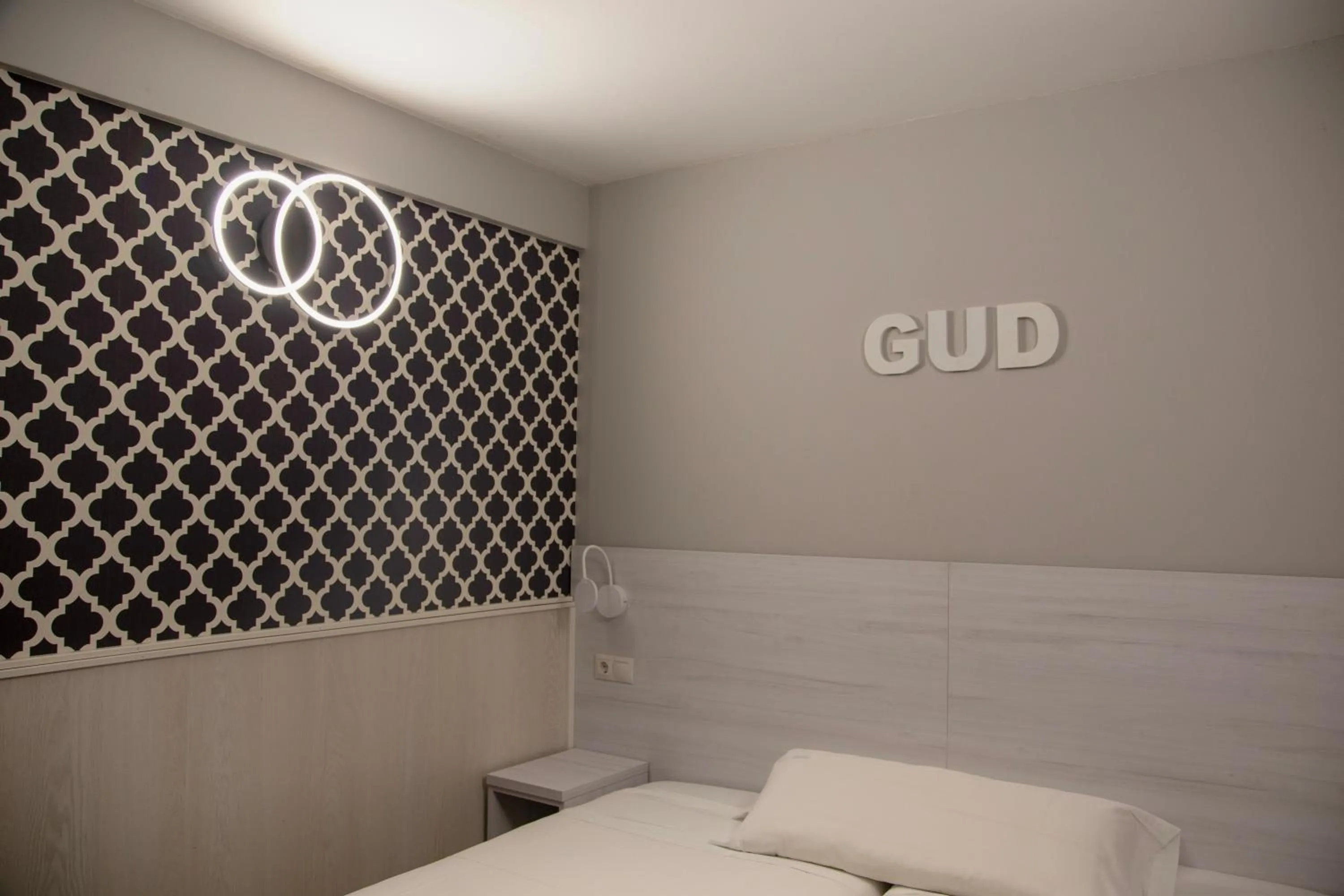 Bed in Hostal Gud Salamanca