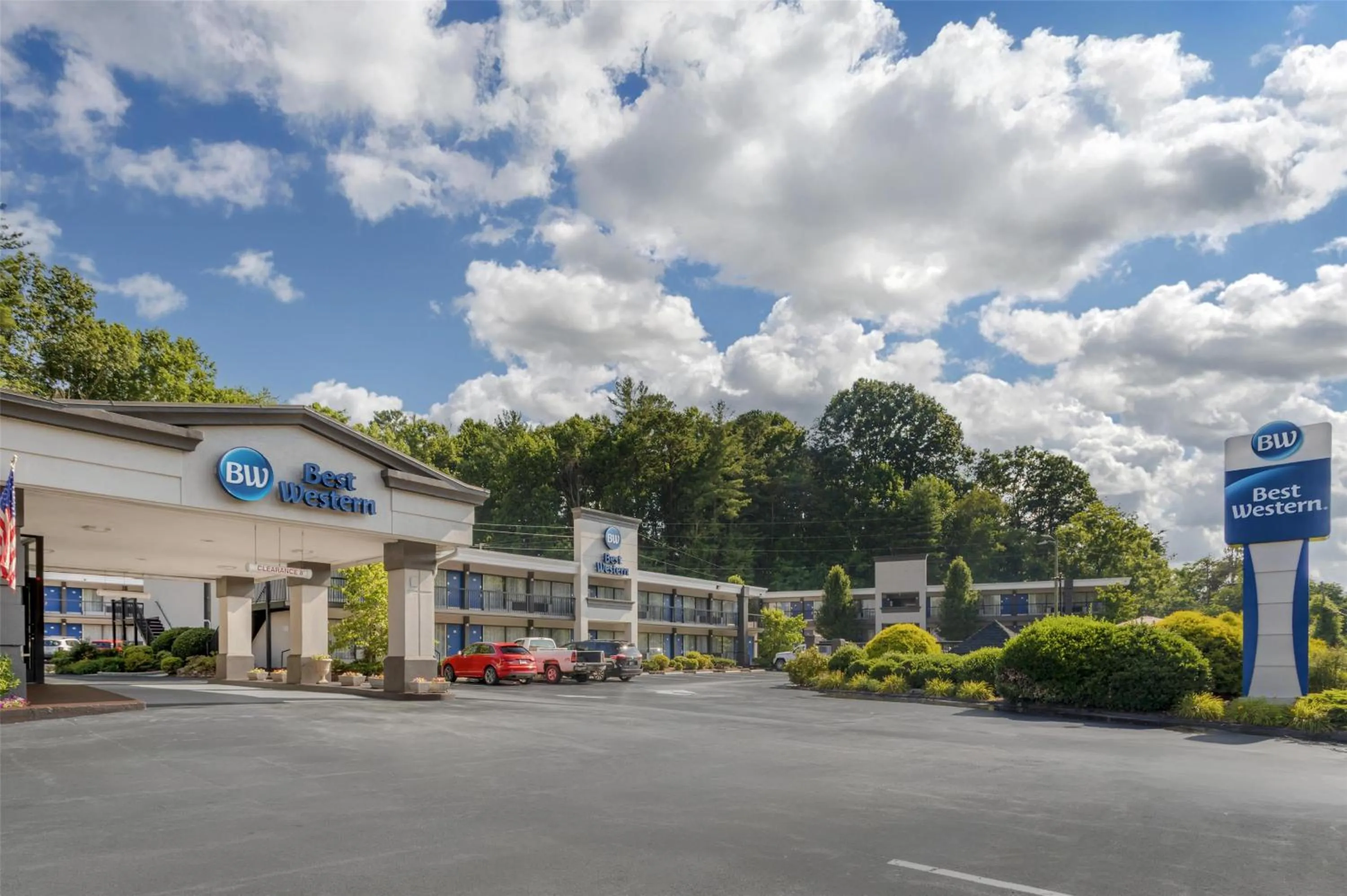 Property building in Best Western Asheville-Blue Ridge Parkway