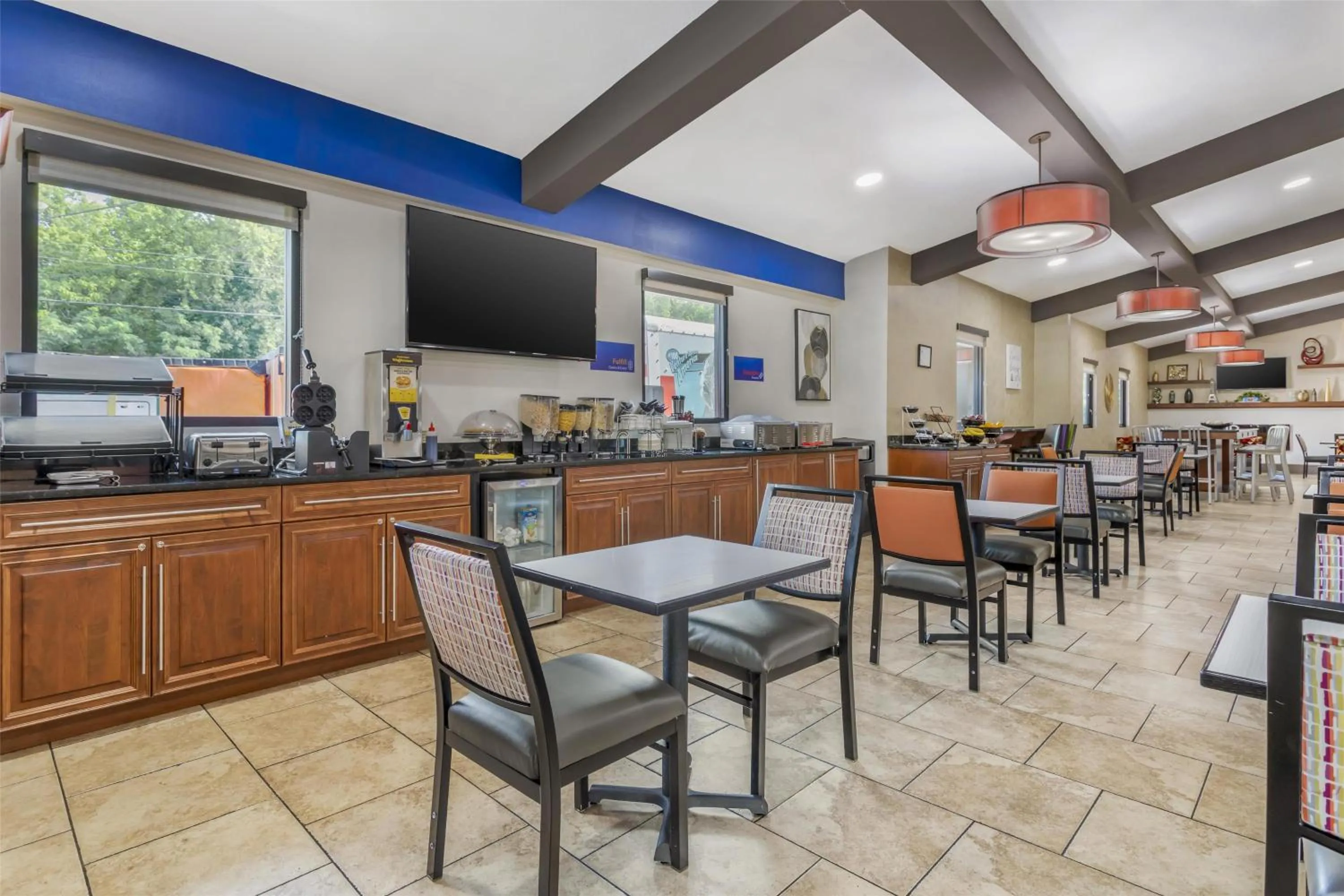 Breakfast in Best Western Asheville-Blue Ridge Parkway