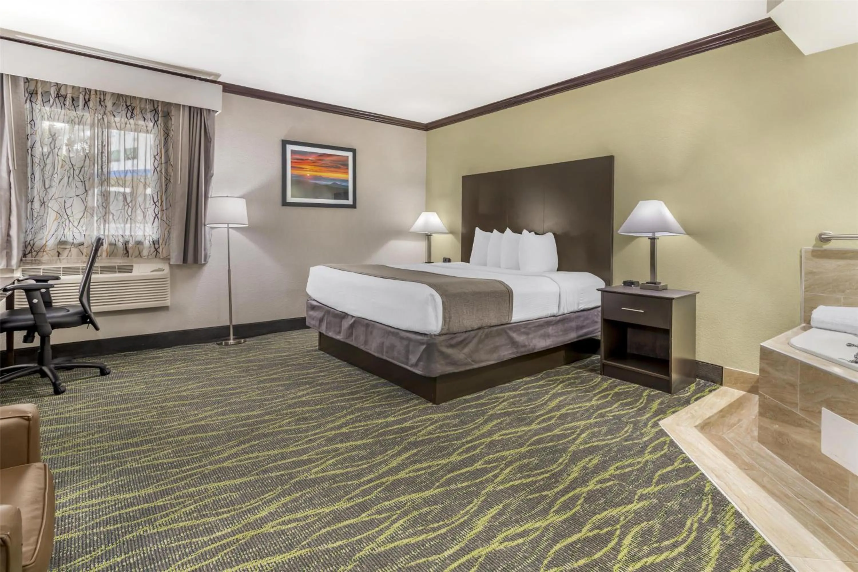 Bedroom, Bed in Best Western Asheville-Blue Ridge Parkway