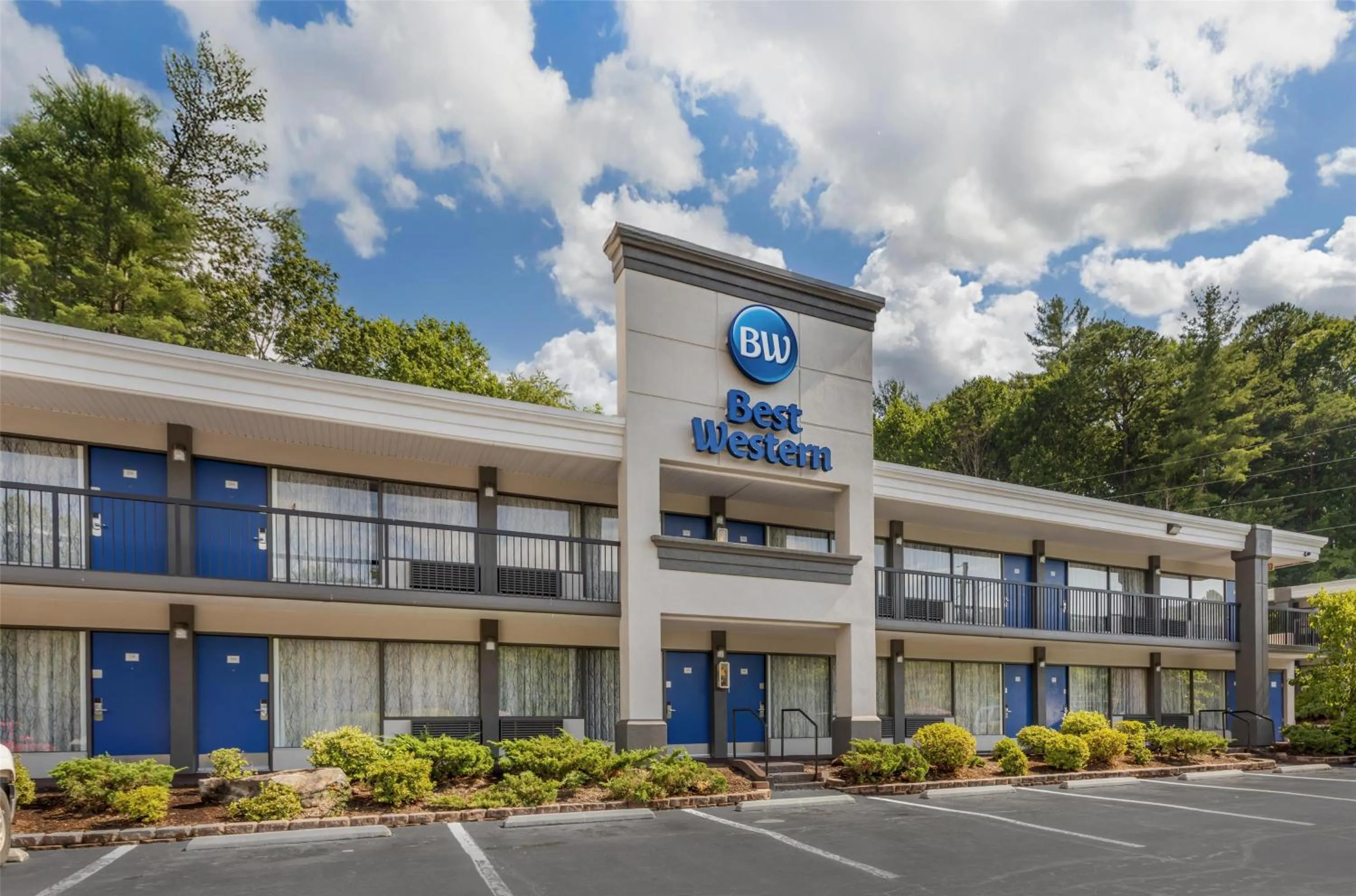 Property building in Best Western Asheville-Blue Ridge Parkway