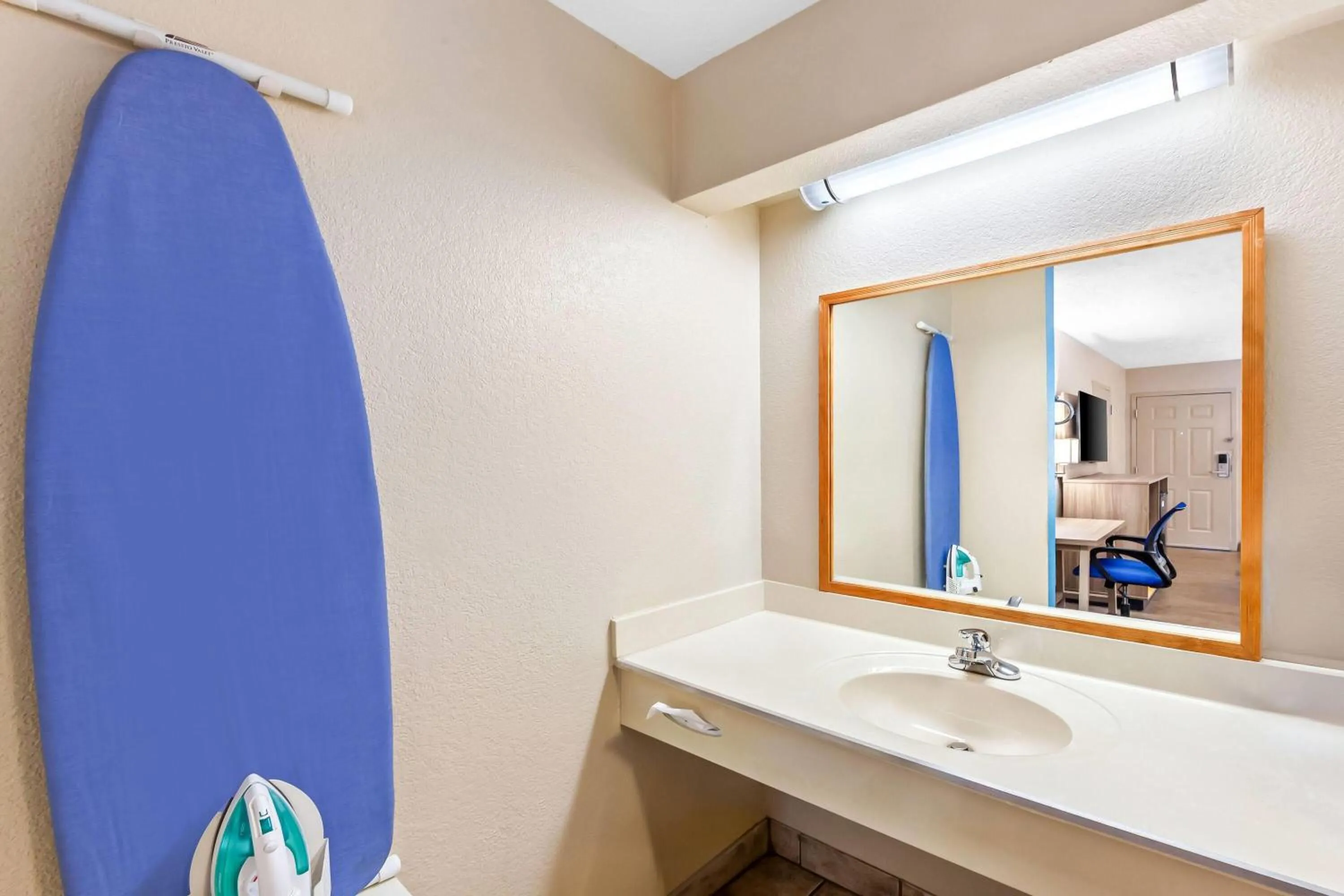 Bathroom in Days Inn by Wyndham Lexington