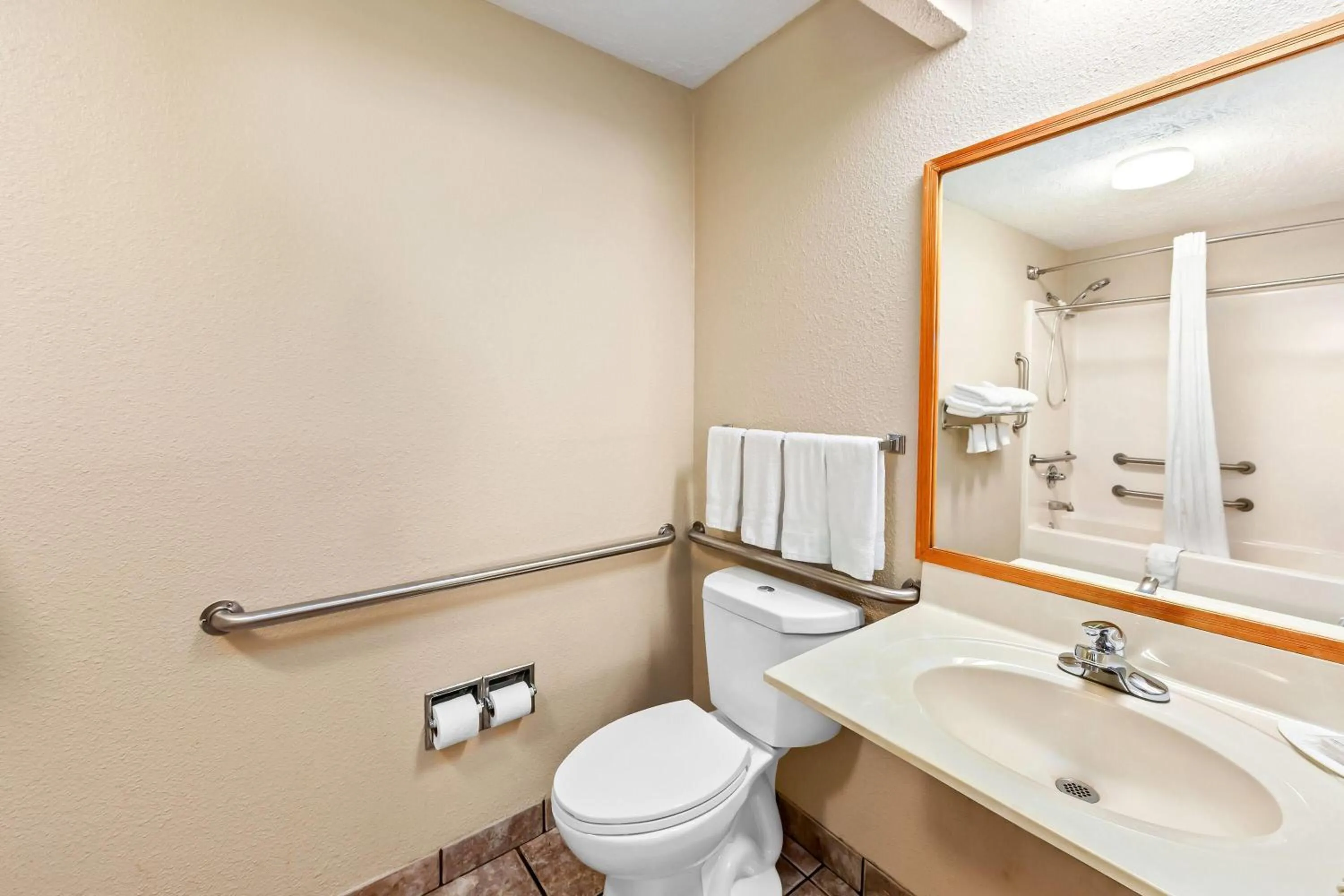 Bathroom in Days Inn by Wyndham Lexington