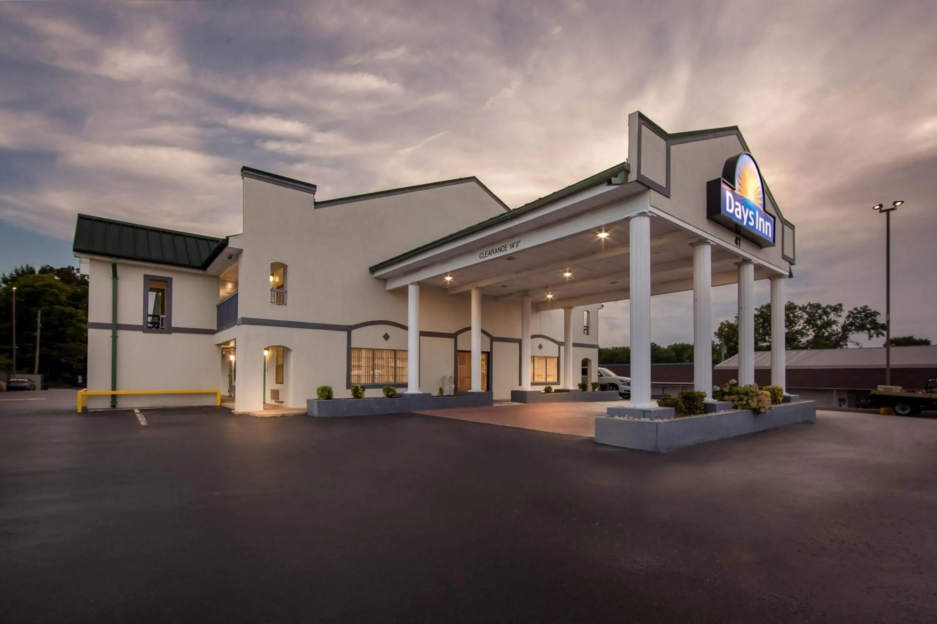 Property building in Days Inn by Wyndham Lexington