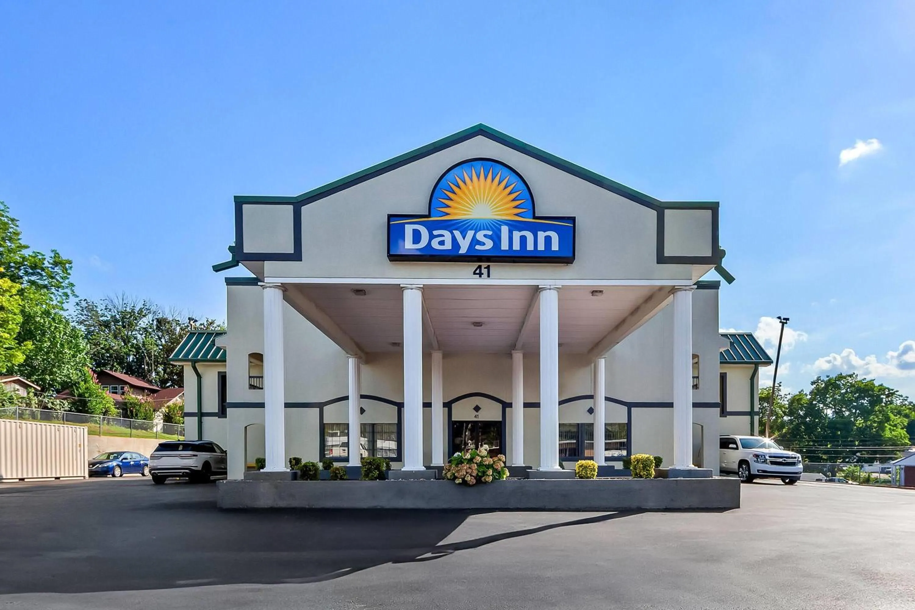 Property building in Days Inn by Wyndham Lexington