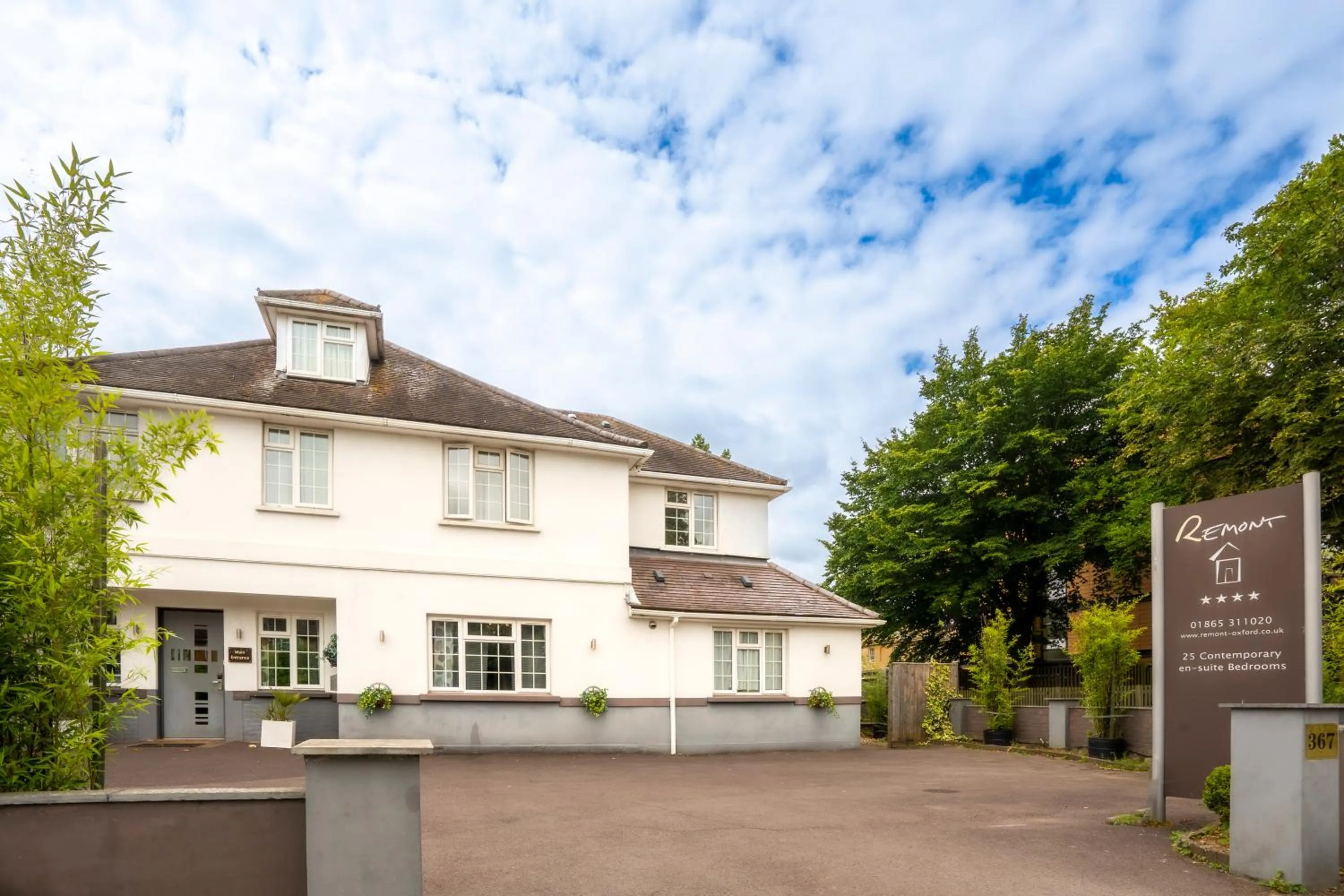 Parking in Remont Oxford Hotel