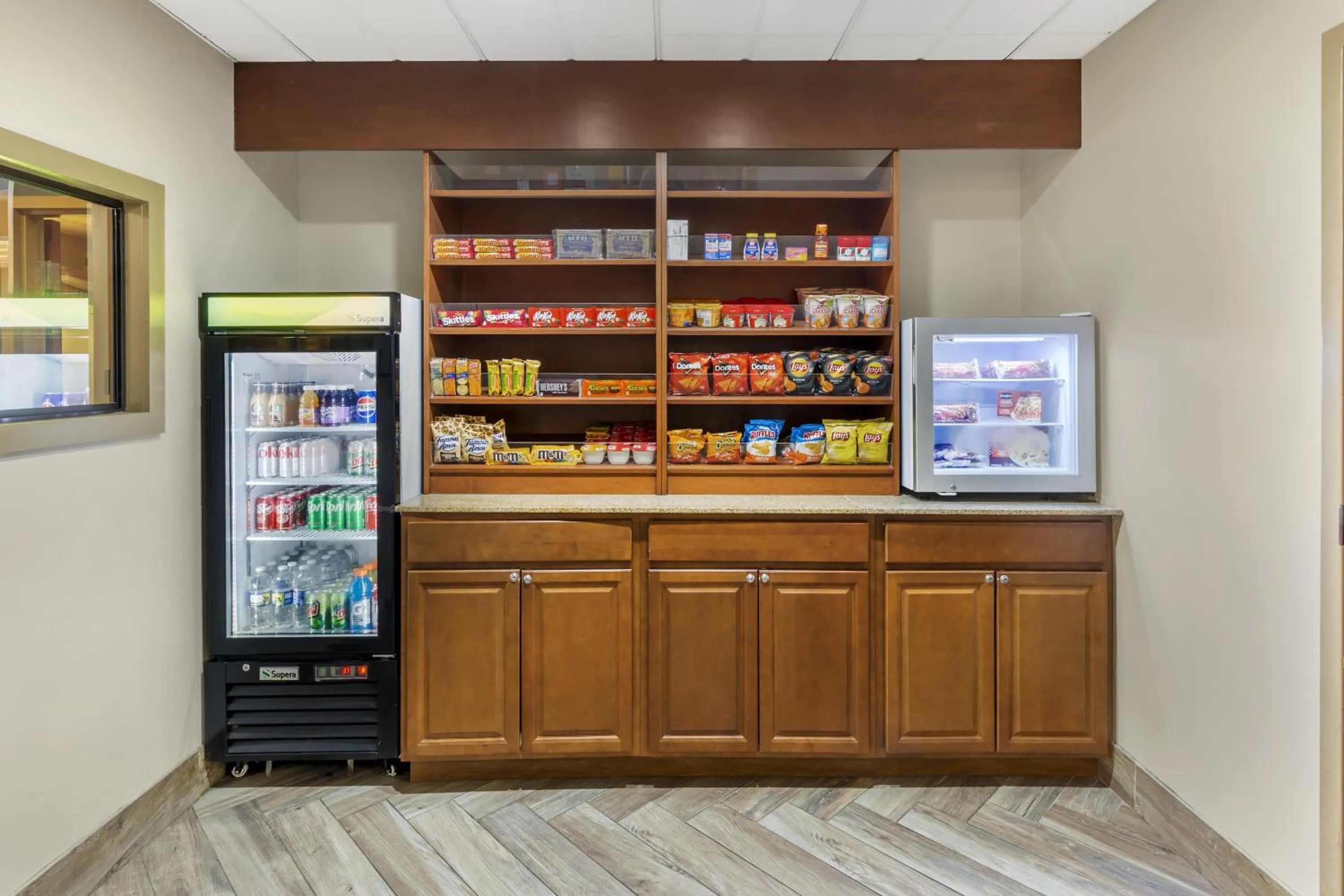 Property building in Best Western Plus Suites Greenville