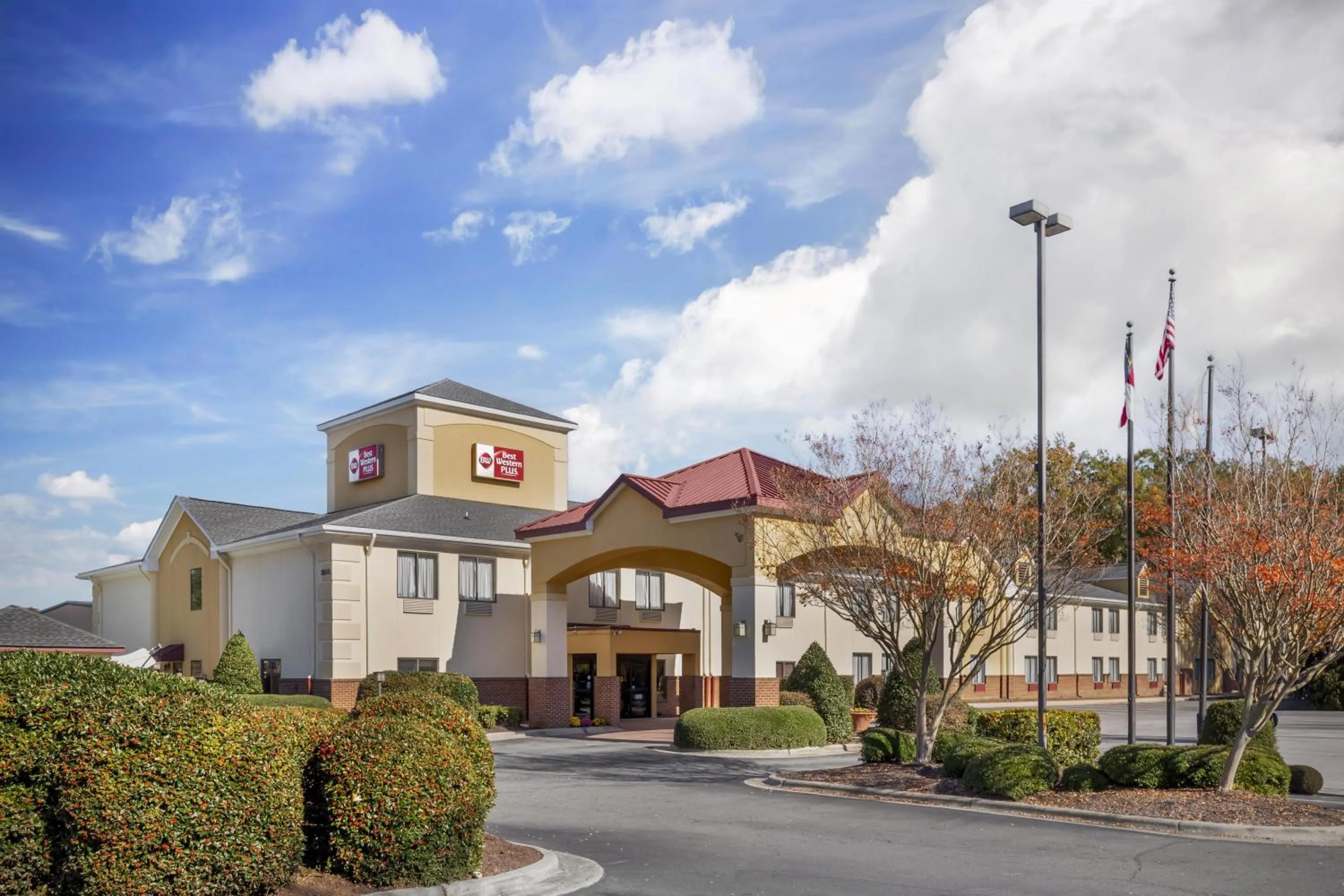 Property building in Best Western Plus Suites Greenville
