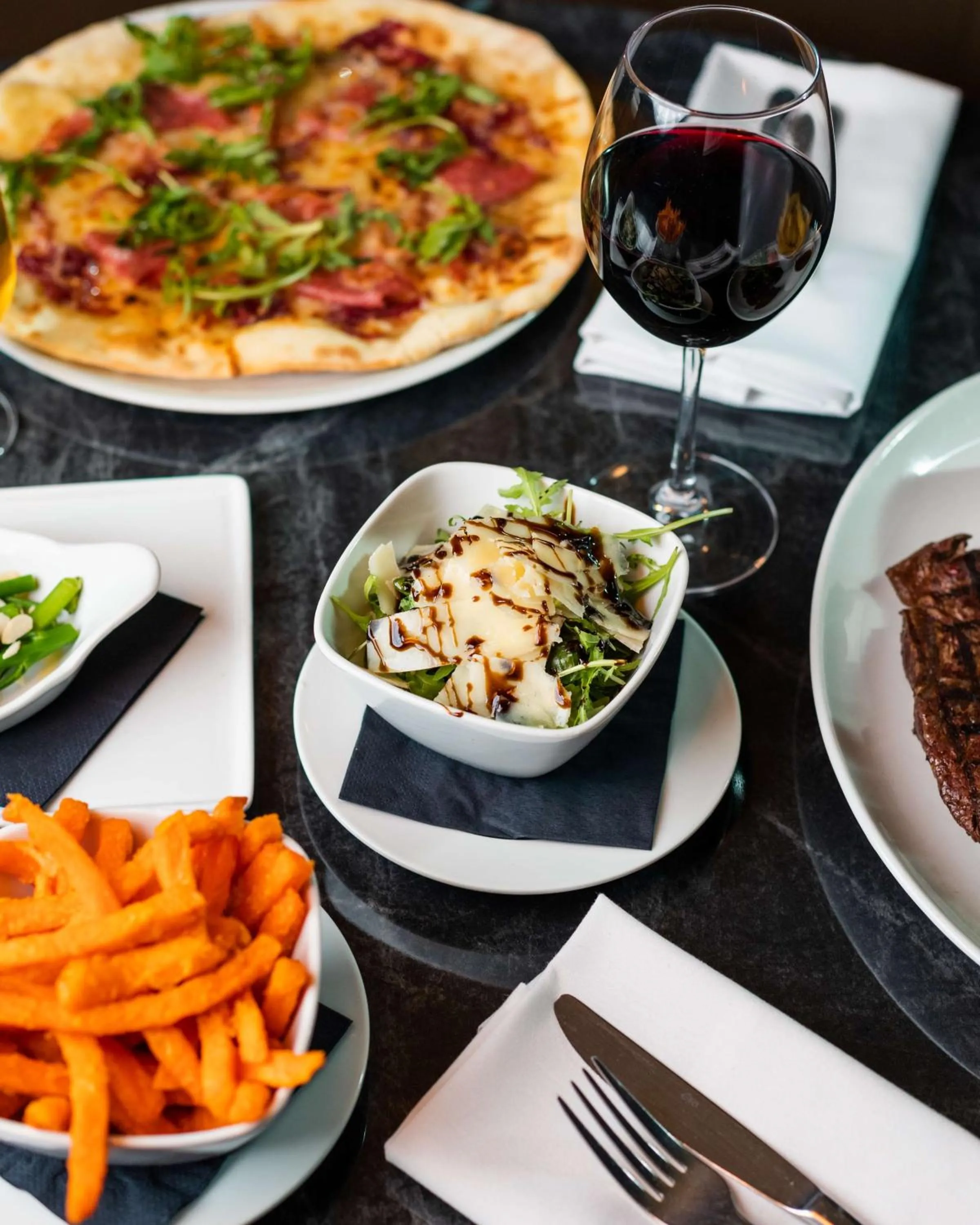 Restaurant/places to eat in DoubleTree by Hilton Hotel Newcastle International Airport