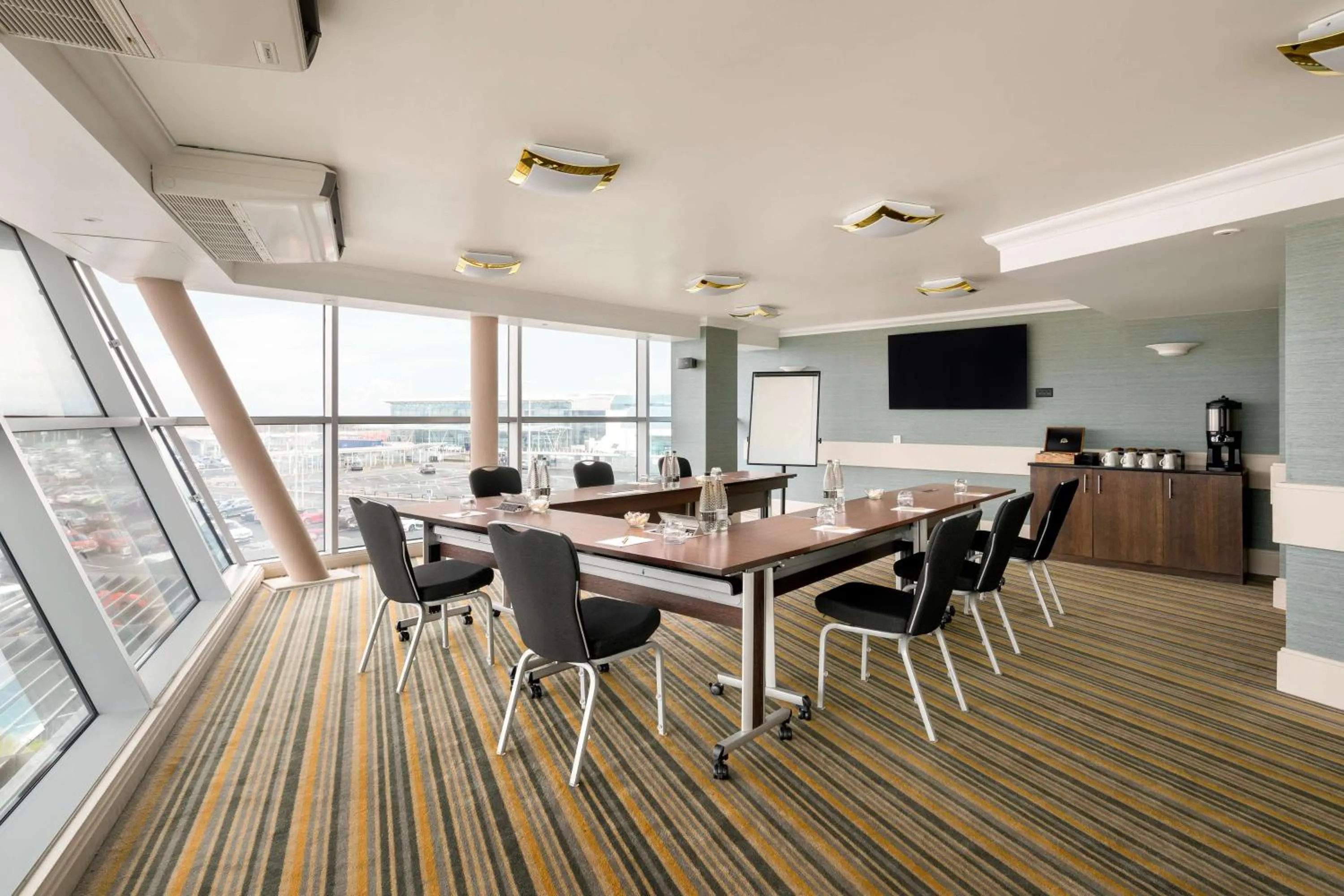 Meeting/conference room in DoubleTree by Hilton Hotel Newcastle International Airport