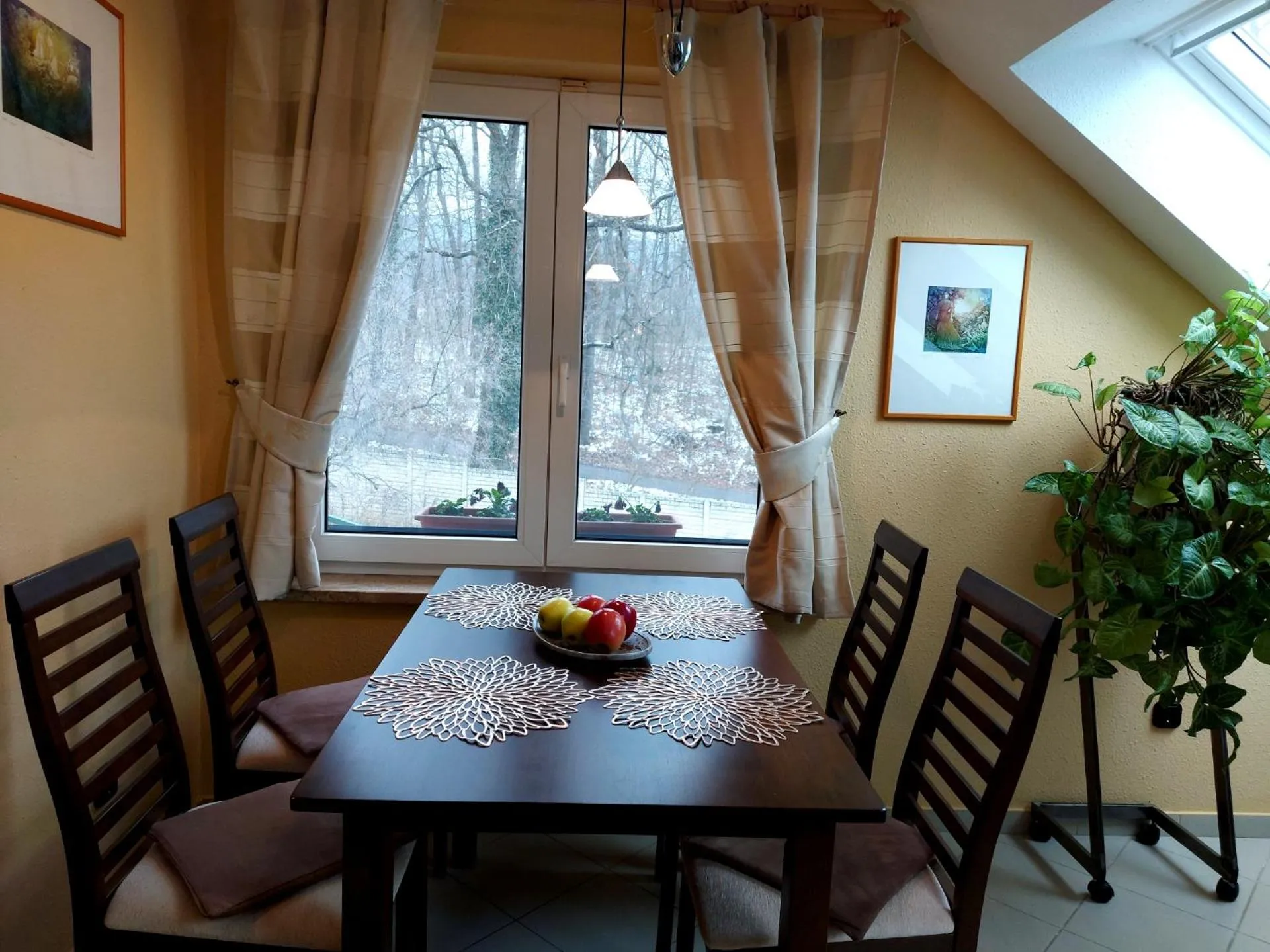 Dining area in A Mecsek Gyöngye Apartmanhaz