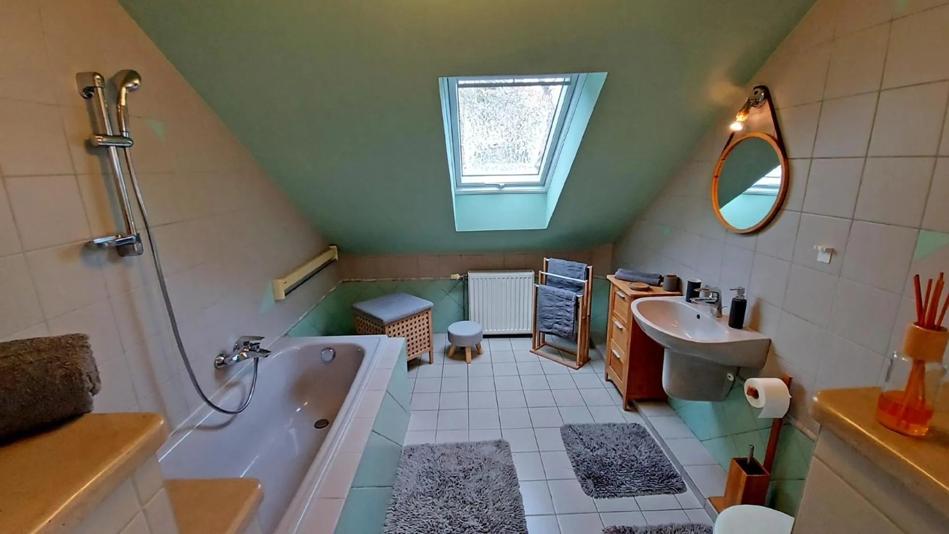 Bathroom, Bed in A Mecsek Gyöngye Apartmanhaz