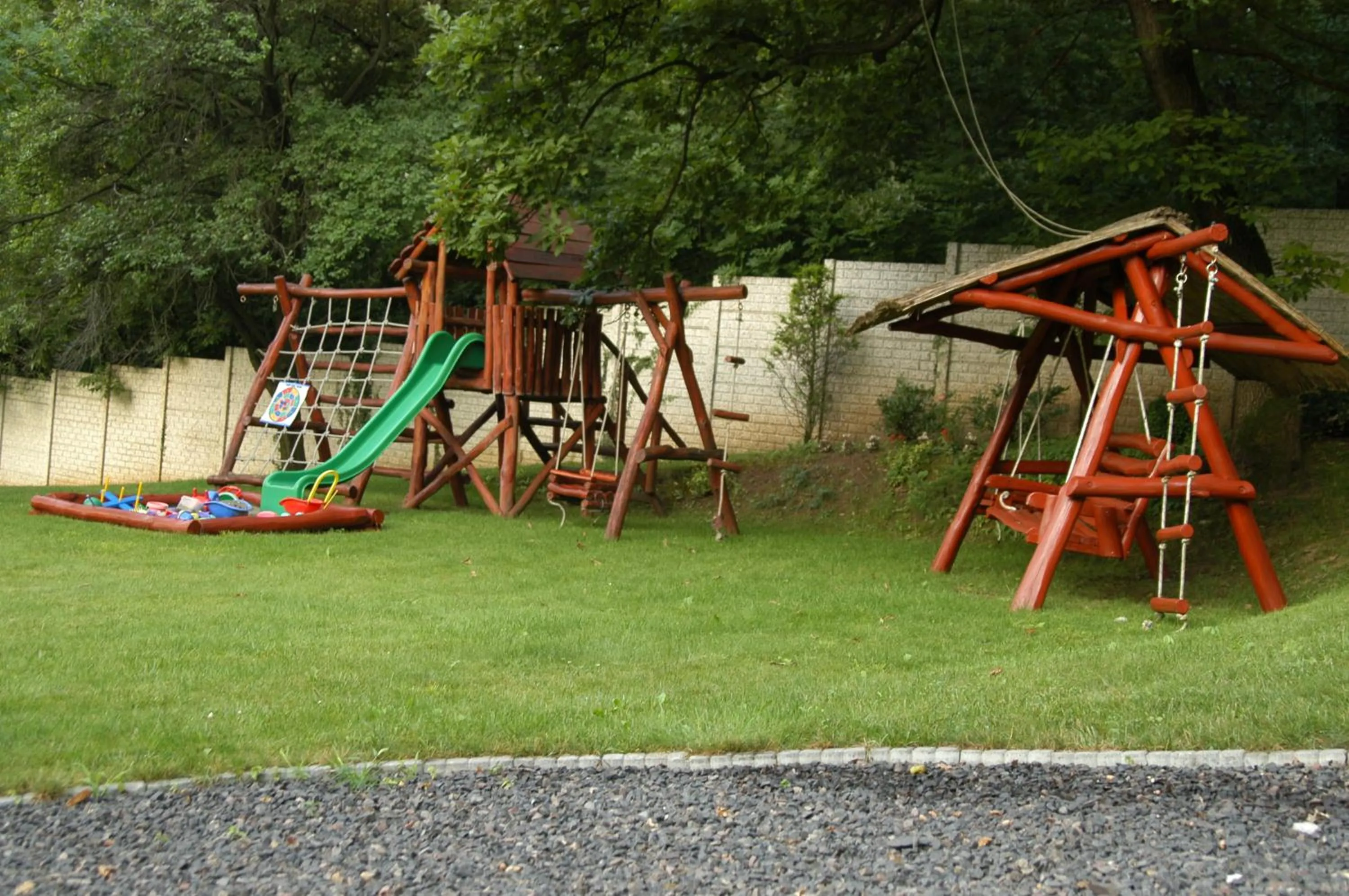Children play ground in A Mecsek Gyöngye Apartmanhaz