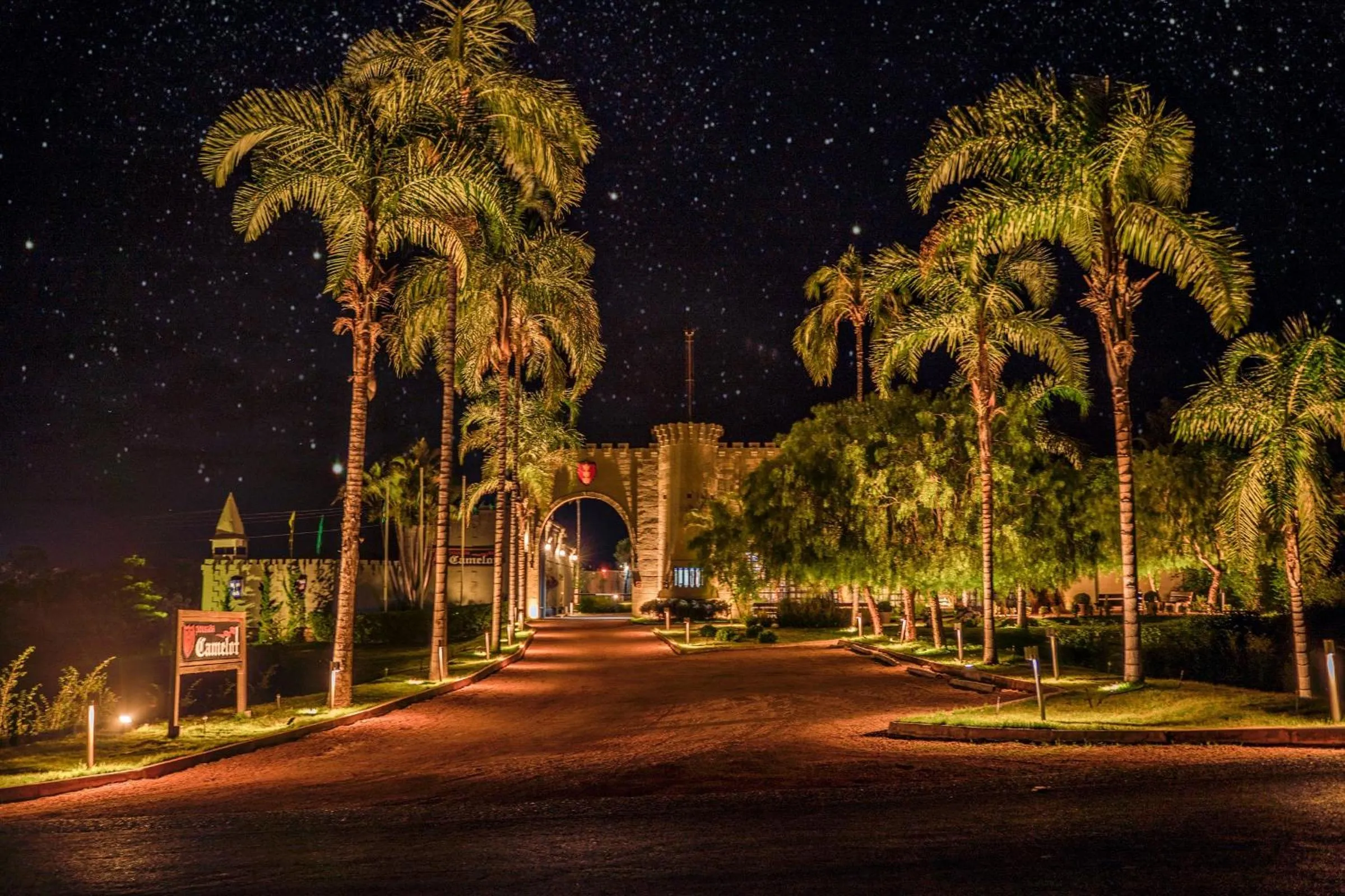 Facade/entrance in Pousada Camelot Inn