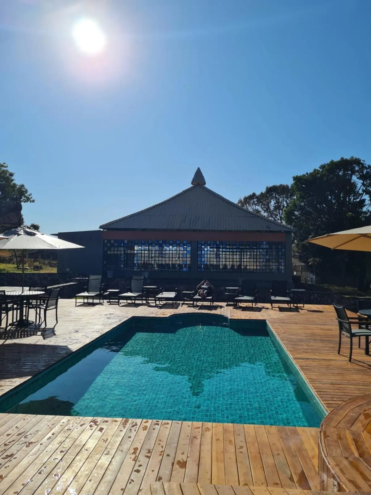 Swimming pool in Pousada Camelot Inn