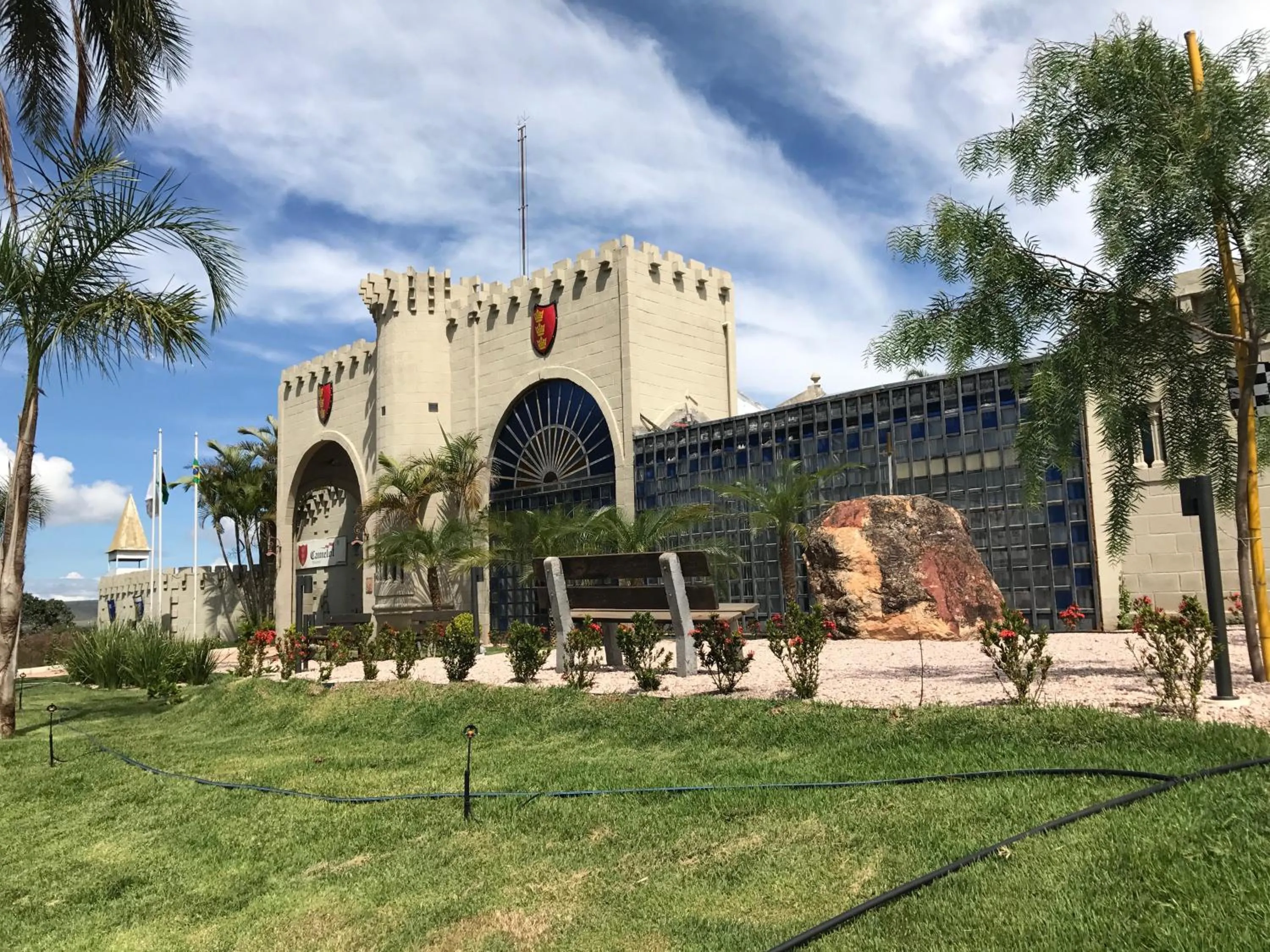 Facade/entrance in Pousada Camelot Inn