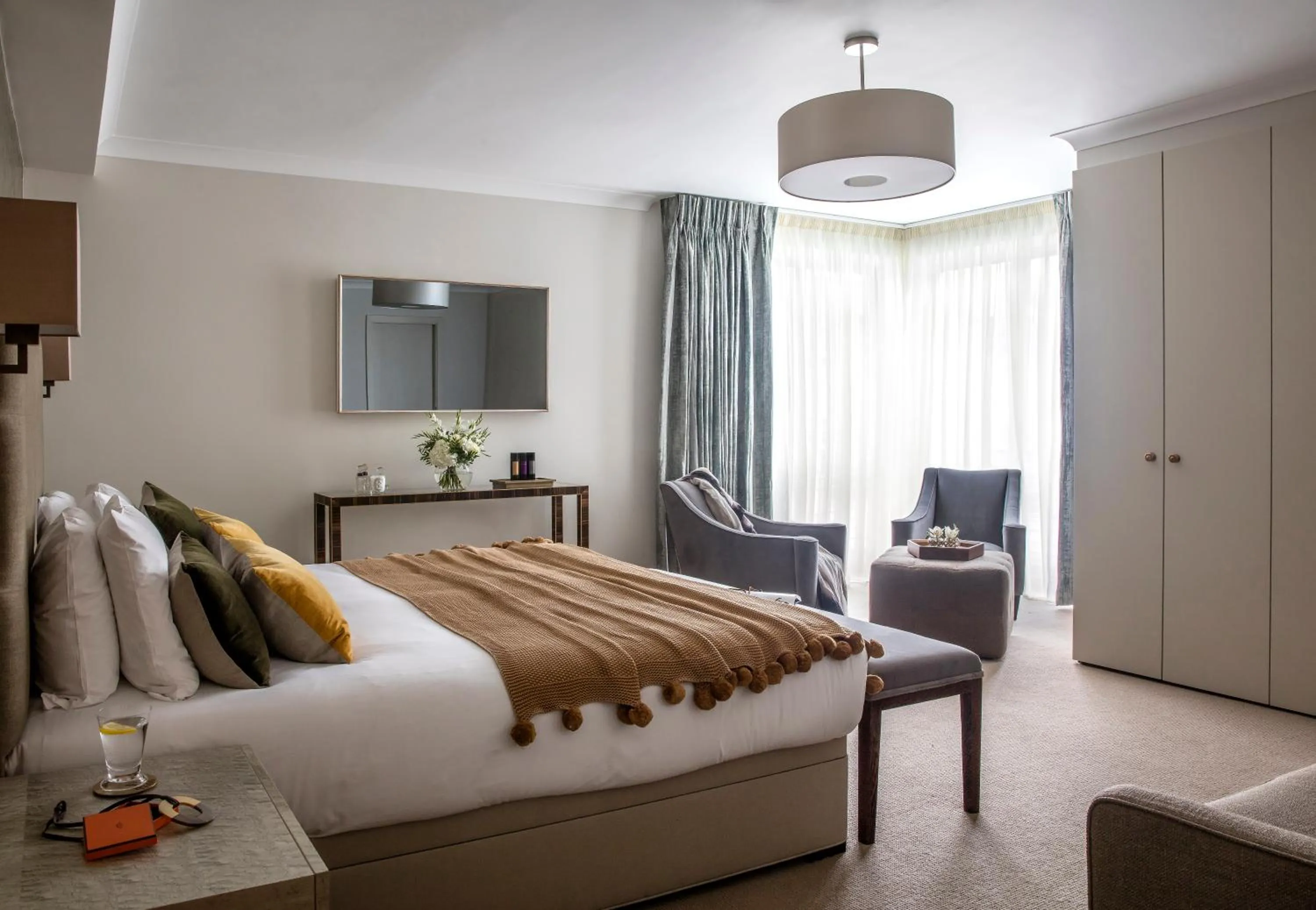 Bed in Arlington House Apartments