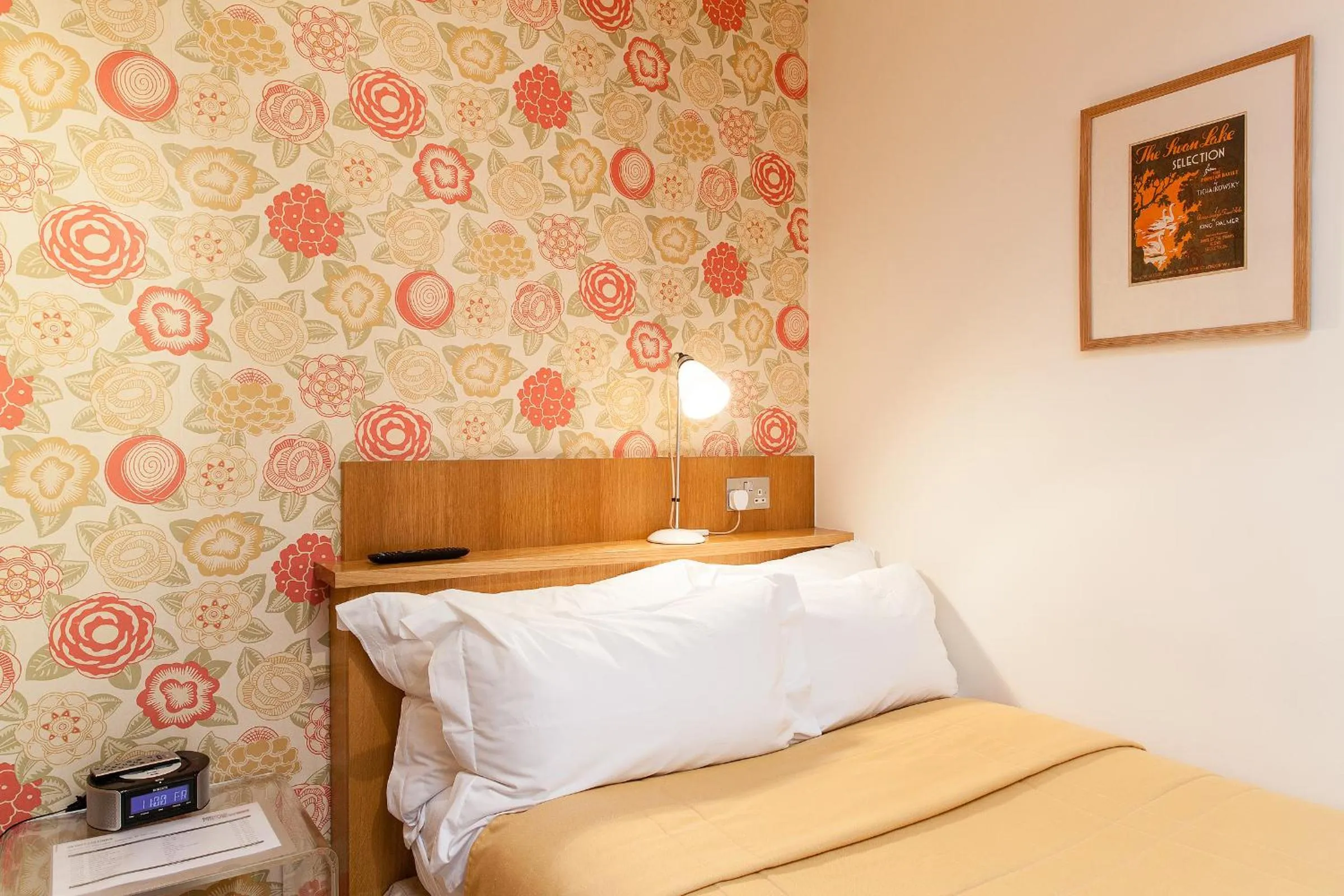 Bedroom, Bed in The Rockwell