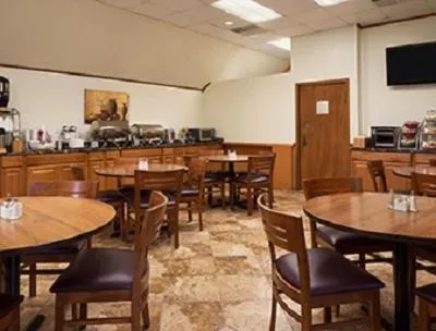 Restaurant/places to eat in Hawthorn Extended Stay by Wyndham Fort Wayne