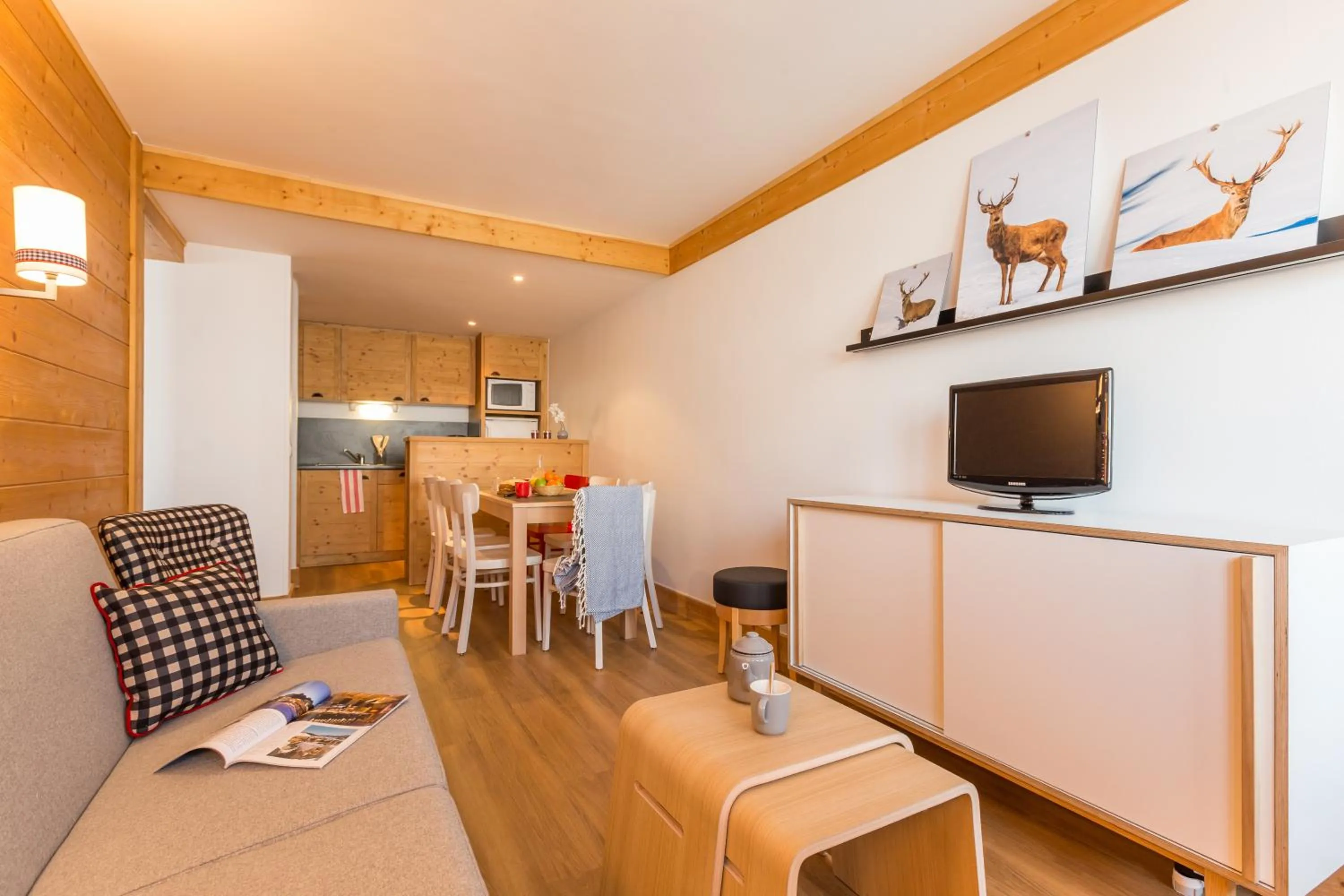 Communal lounge/ TV room in Résidence Pierre & Vacances Aconit