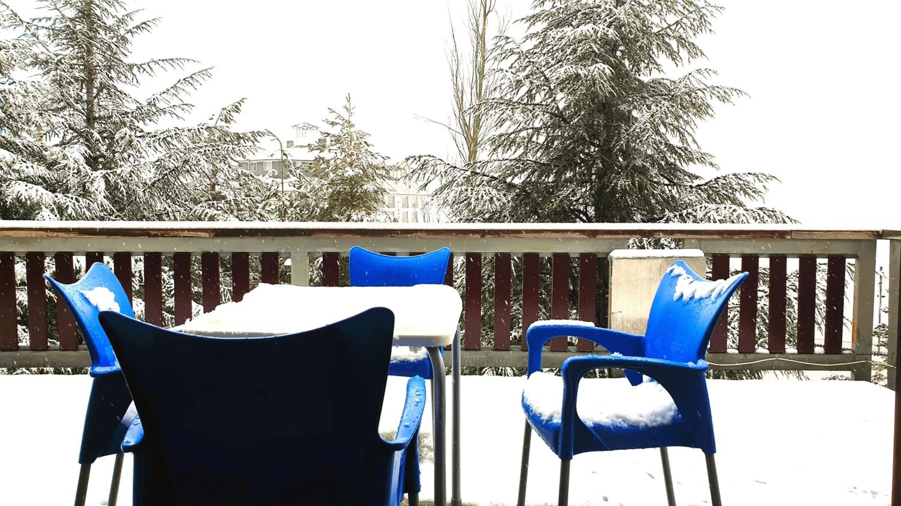 TODOSIERRANEVADA ZONA BAJA - MONTBLANC VISTAS A LA MONTANA - Junto a los Telecabinas