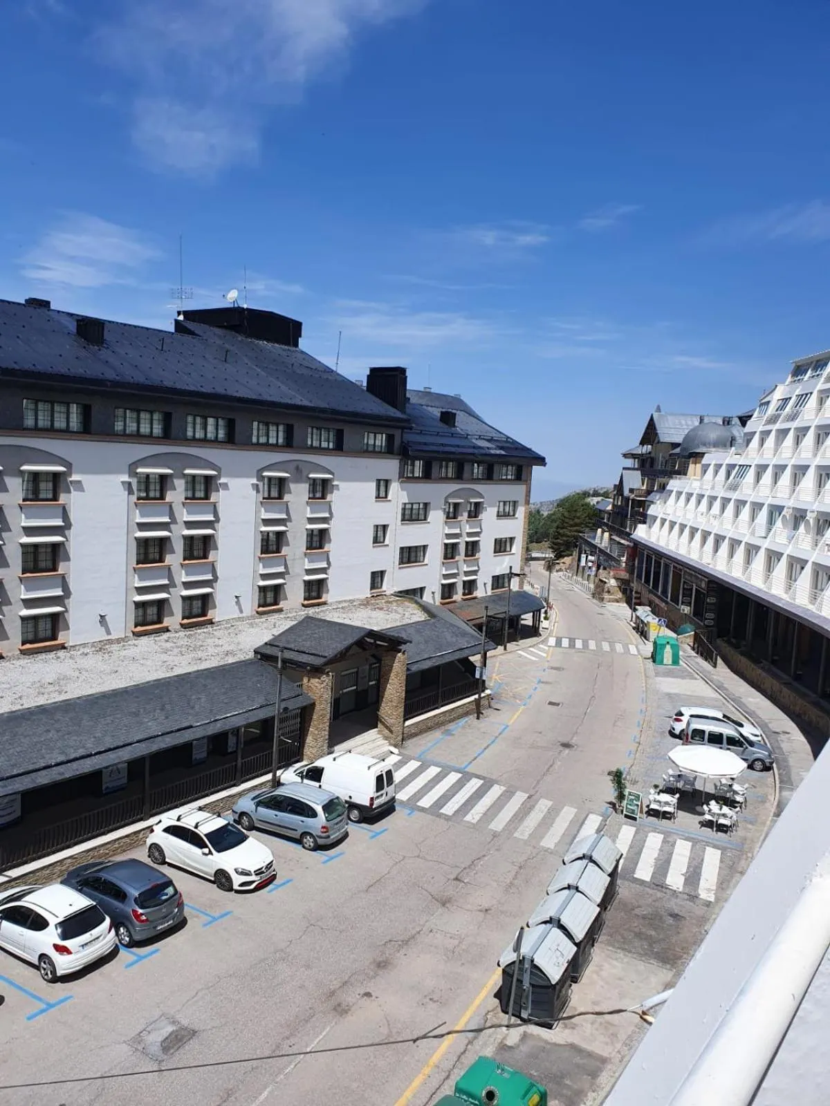 TODOSIERRANEVADA ZONA BAJA - MONTBLANC VISTAS A LA MONTANA - Junto a los Telecabinas