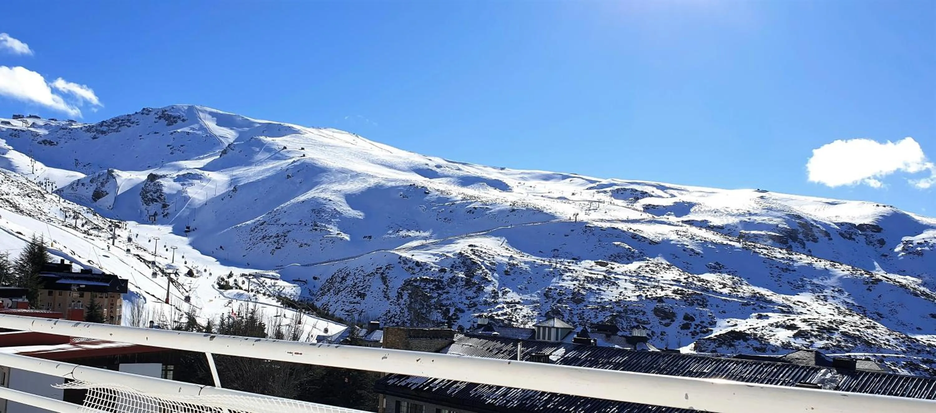 TODOSIERRANEVADA ZONA BAJA - MONTBLANC VISTAS A LA MONTANA - Junto a los Telecabinas