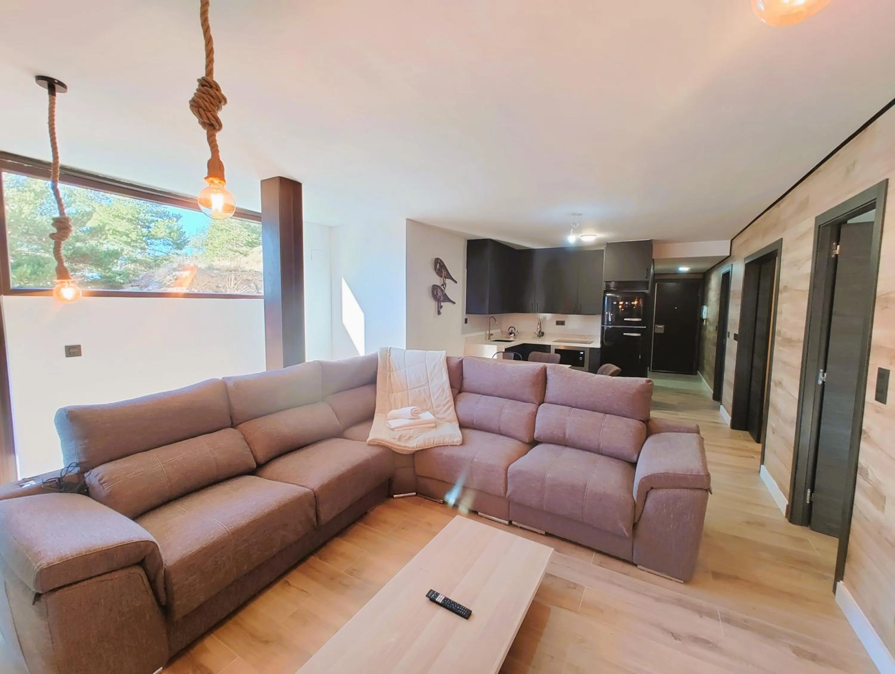 TODOSIERRANEVADA ZONA BAJA - MONTBLANC VISTAS A LA MONTANA - Junto a los Telecabinas