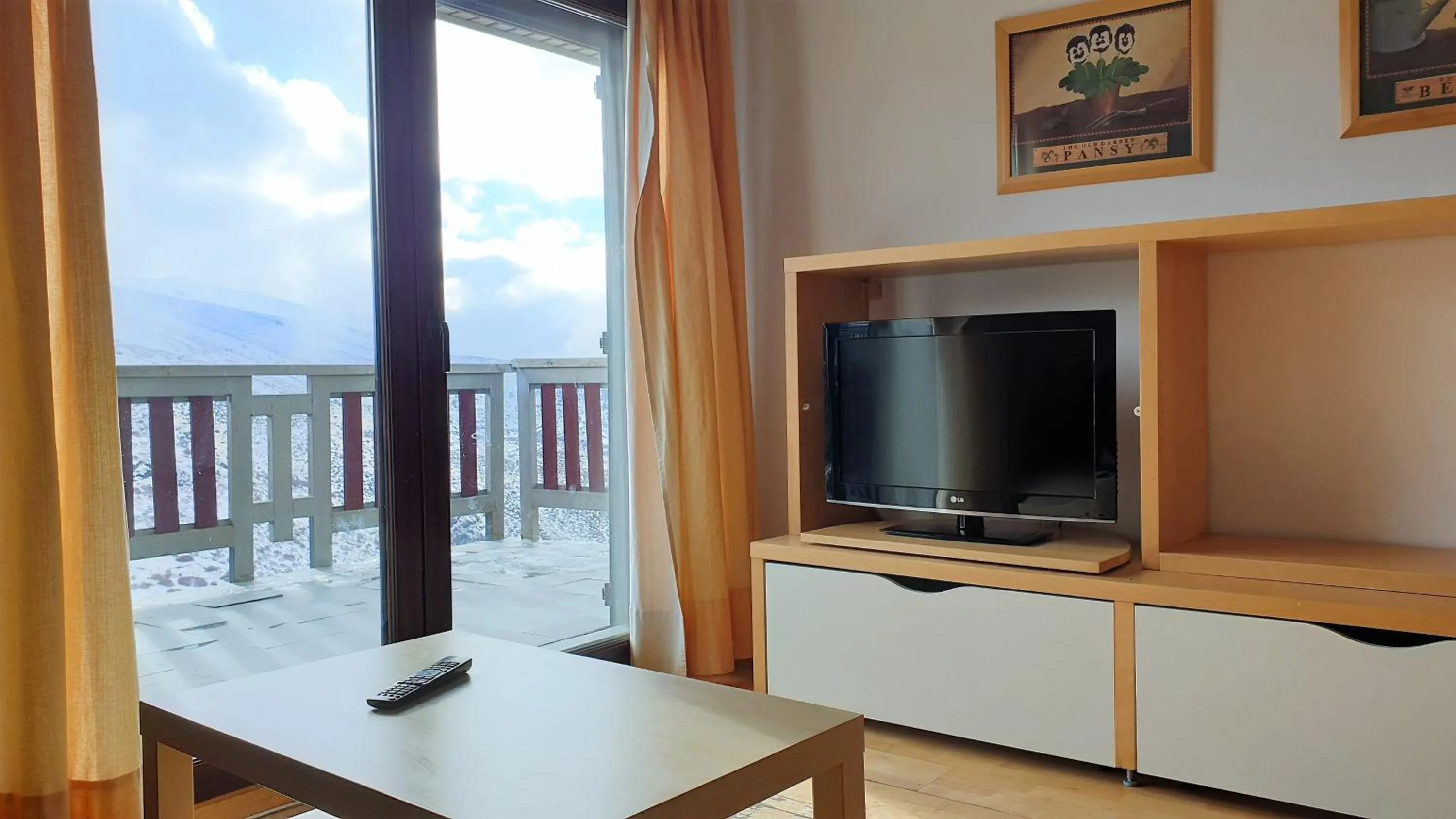 TODOSIERRANEVADA ZONA BAJA - MONTBLANC VISTAS A LA MONTANA - Junto a los Telecabinas