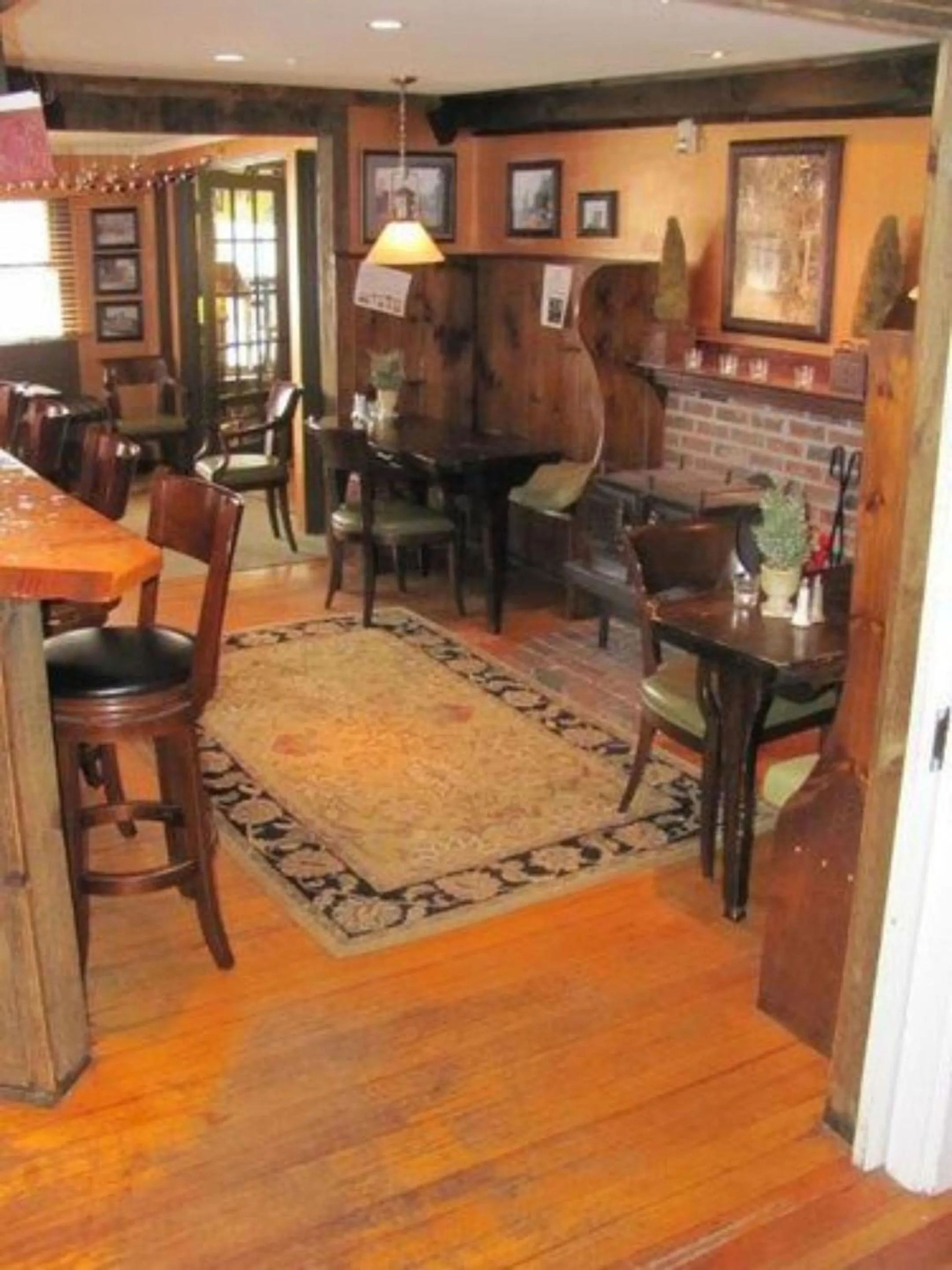 Lounge or bar in The Monadnock Inn