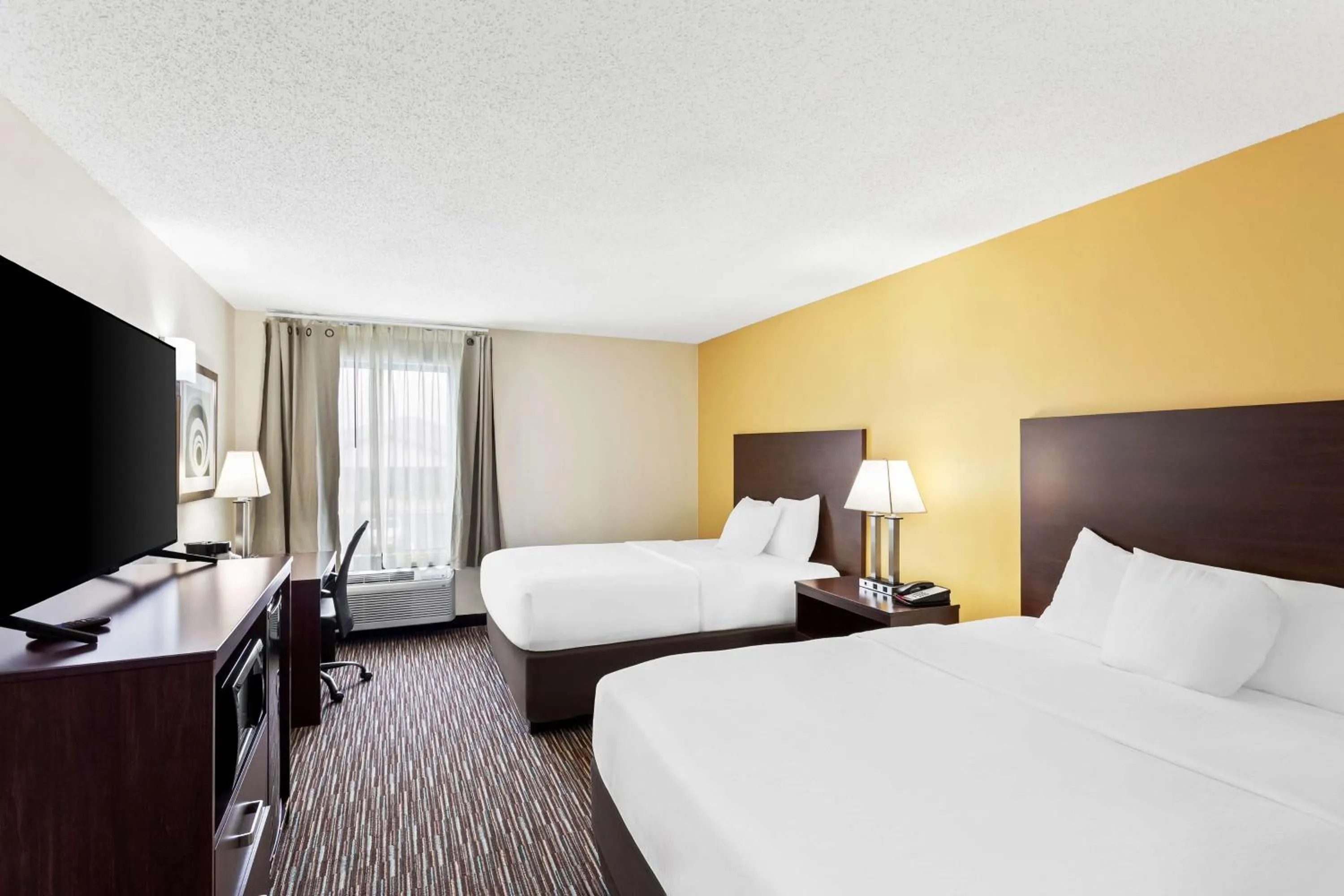 Bedroom, Bed in SureStay by Best Western Grayson