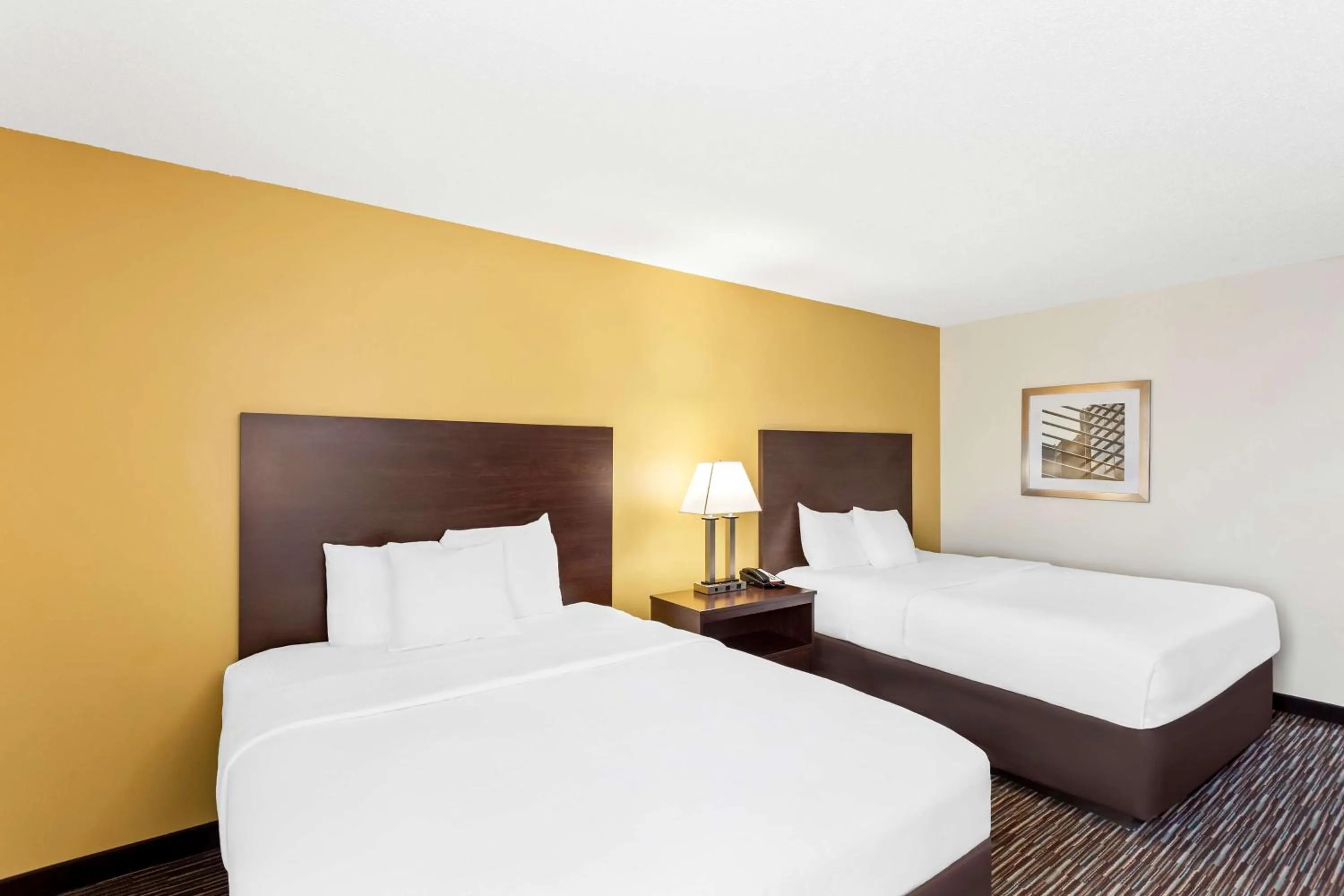 Bedroom, Bed in SureStay by Best Western Grayson