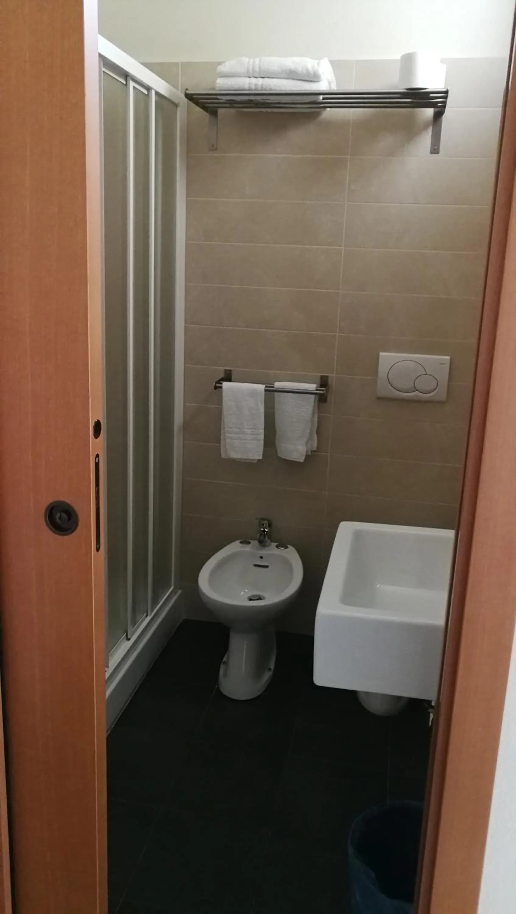 Shower in Hotel Alaska