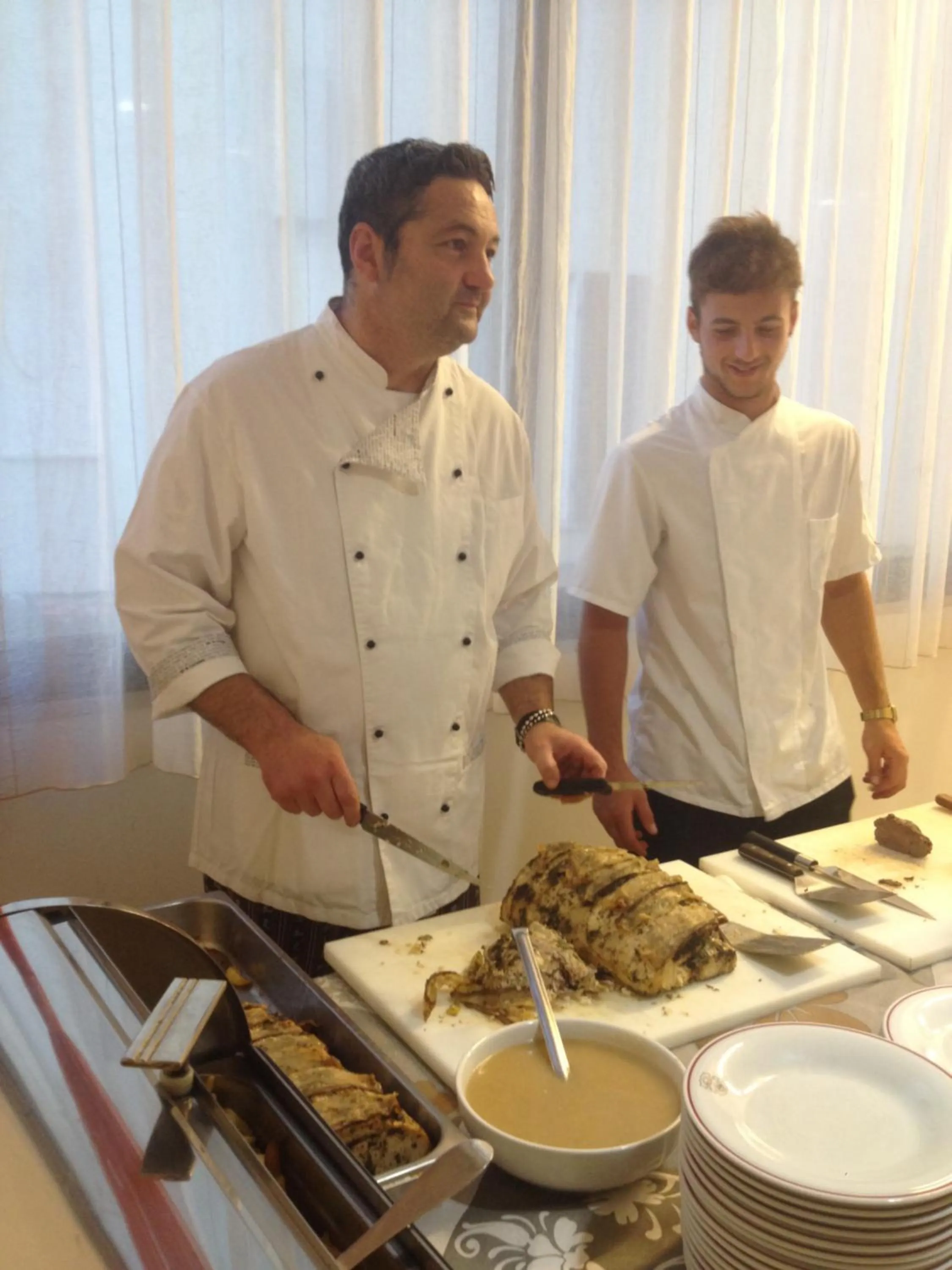 Restaurant/places to eat in Hotel Alaska