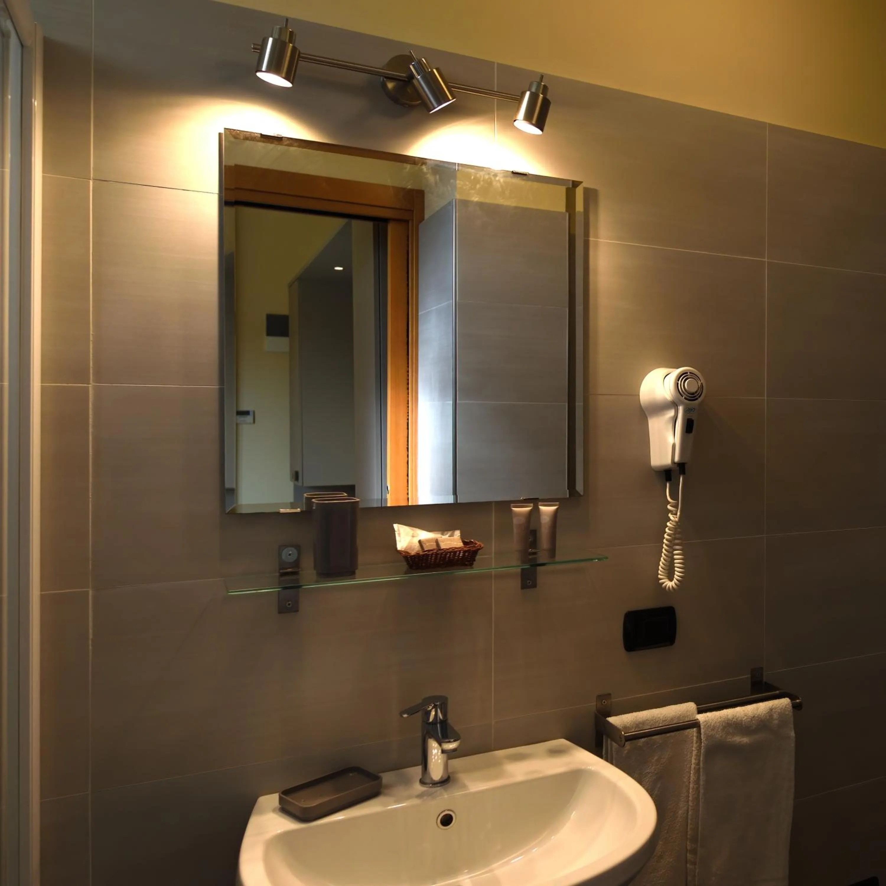 Shower in Hotel Alaska