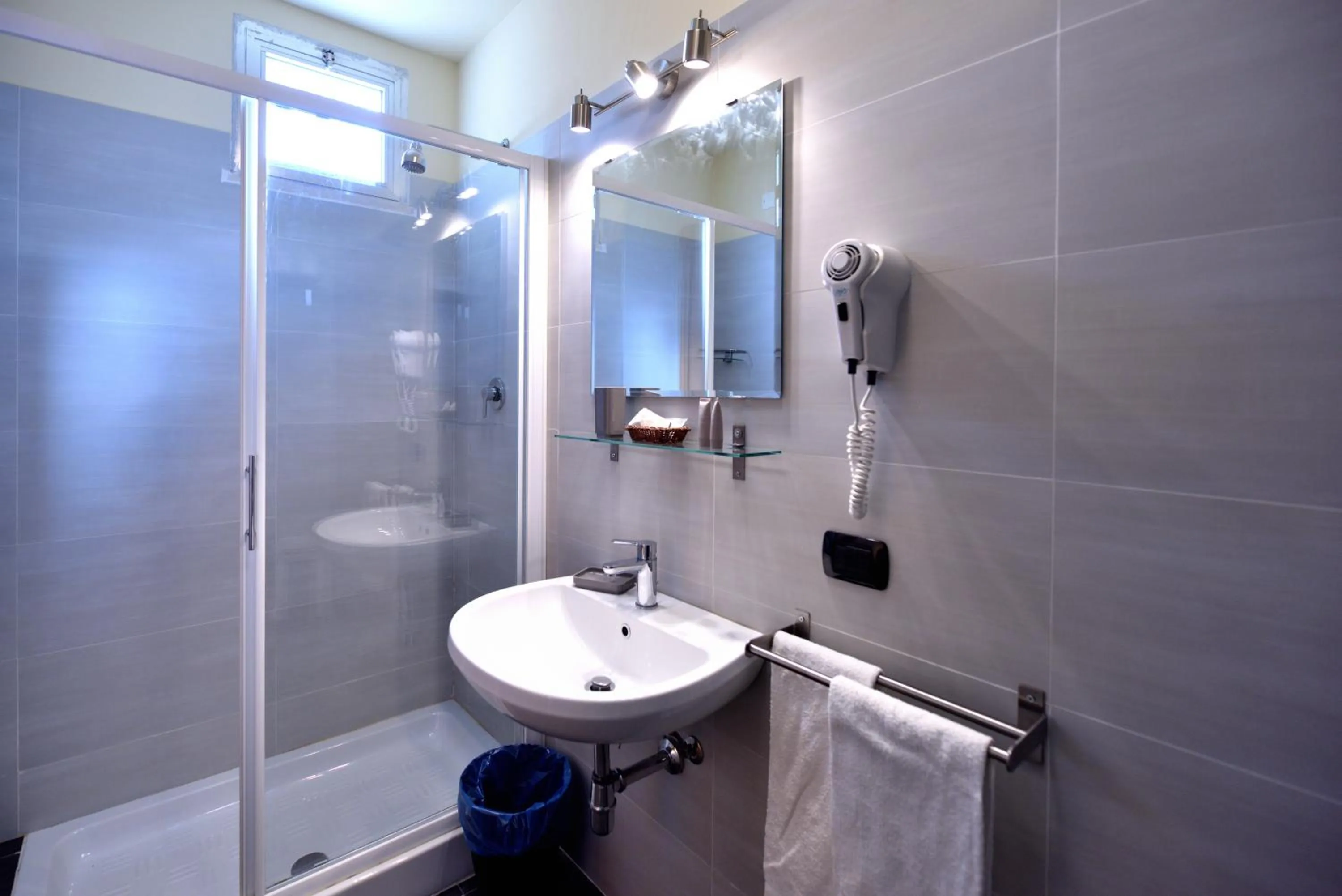 Shower in Hotel Alaska