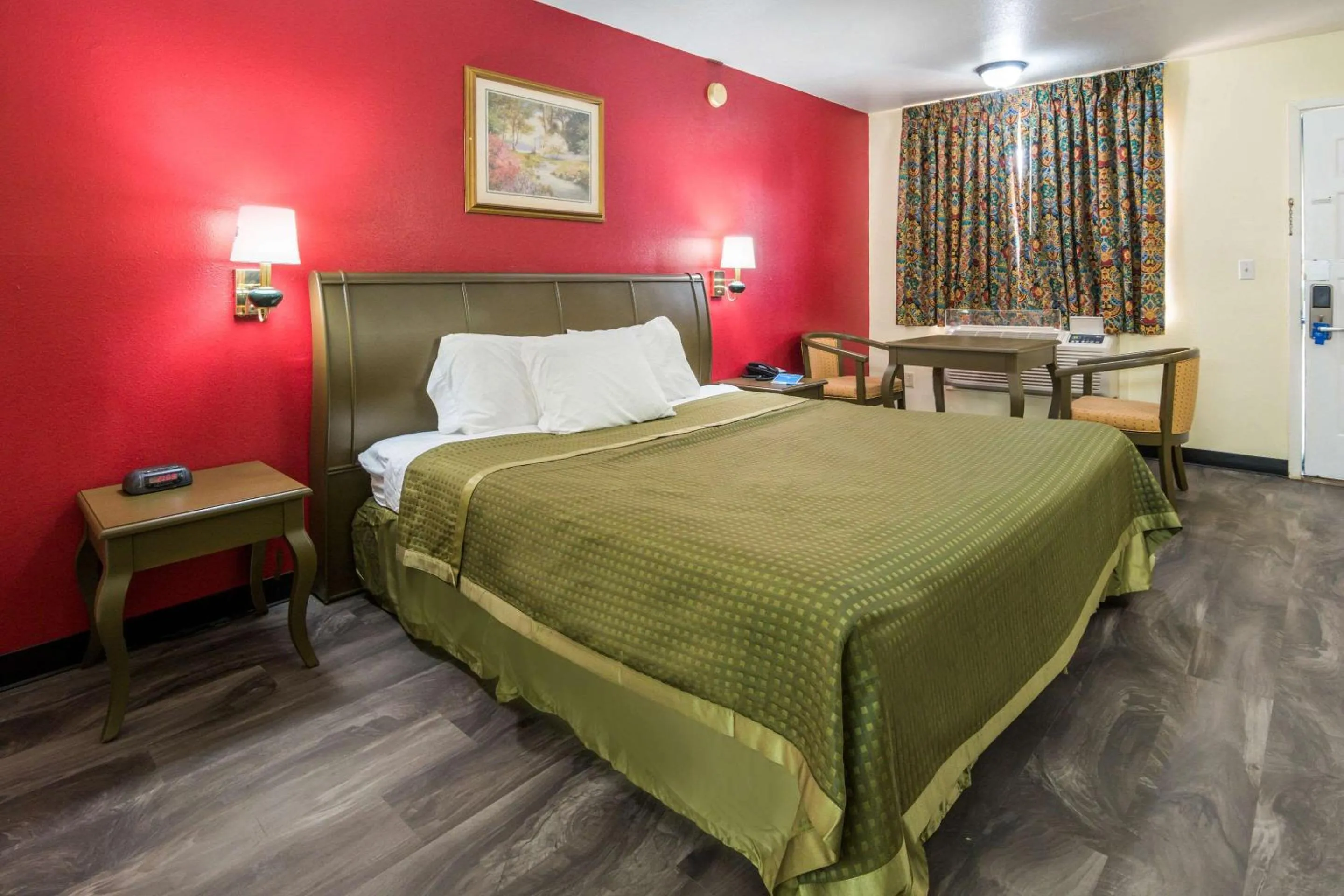 Photo of the whole room, Bed in Rodeway Inn Ranger I-20