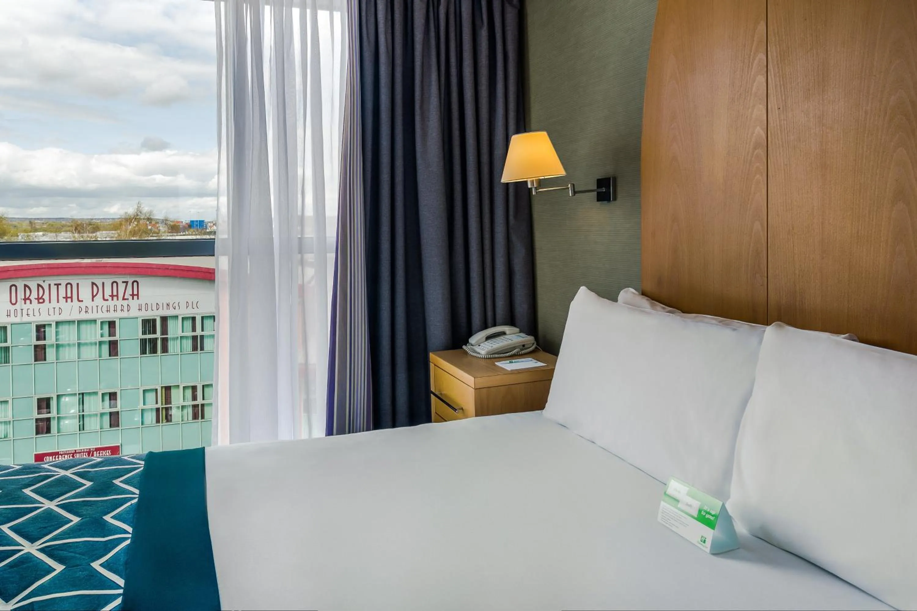 Photo of the whole room, Bed in Holiday Inn Birmingham North - Cannock by IHG