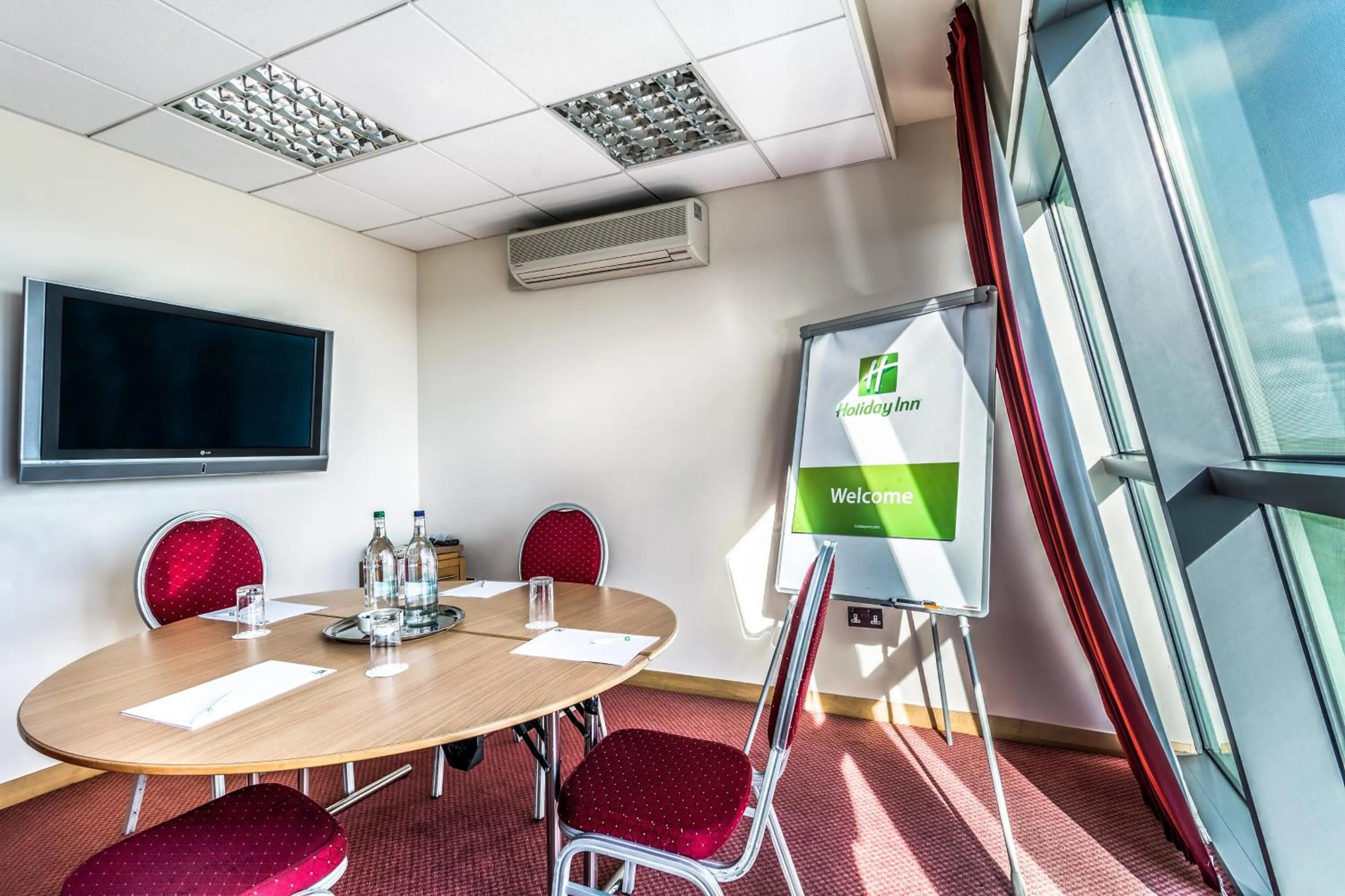 Meeting/conference room in Holiday Inn Birmingham North - Cannock by IHG