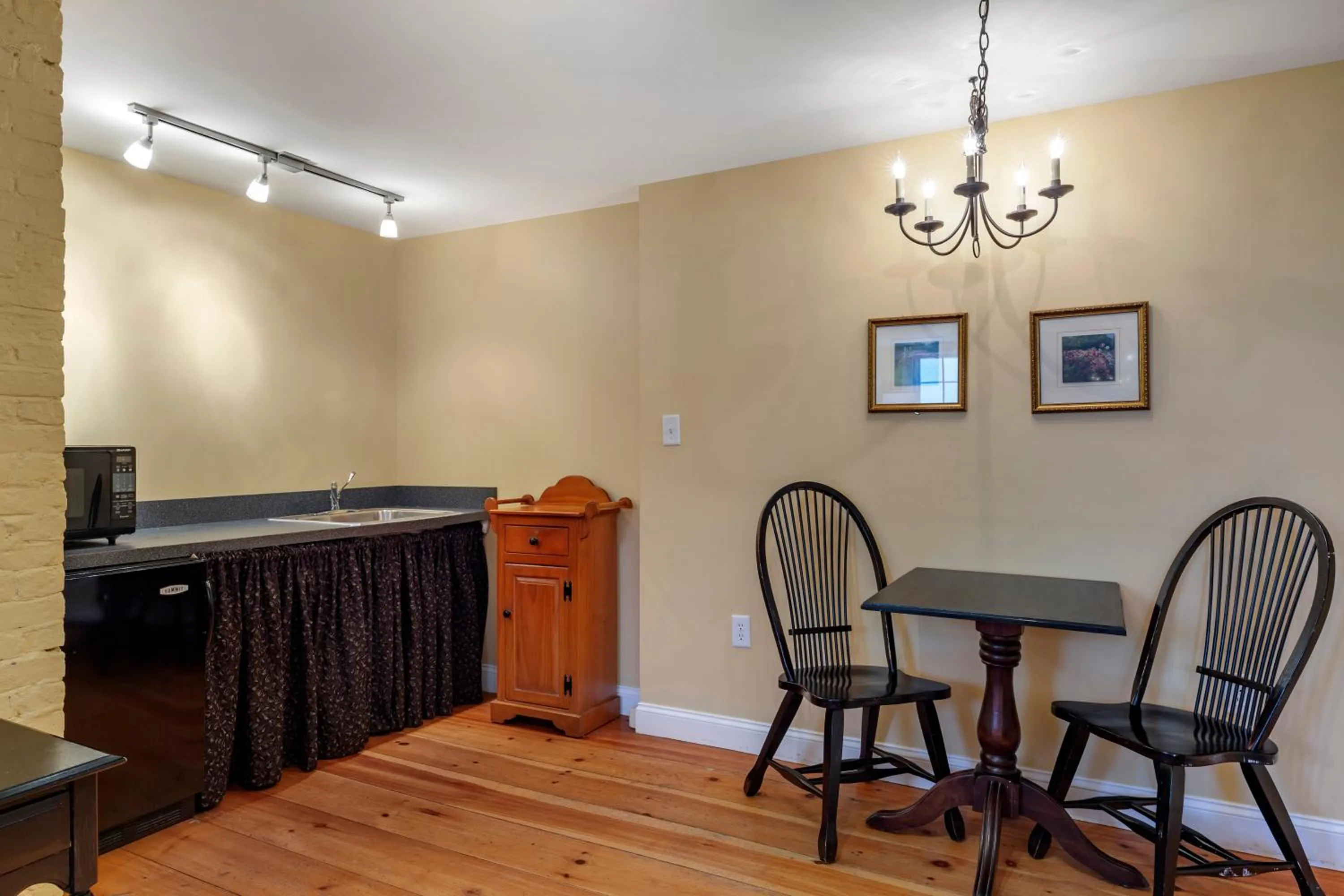 Essex Street Inn & Suites, an Ascend Collection Hotel