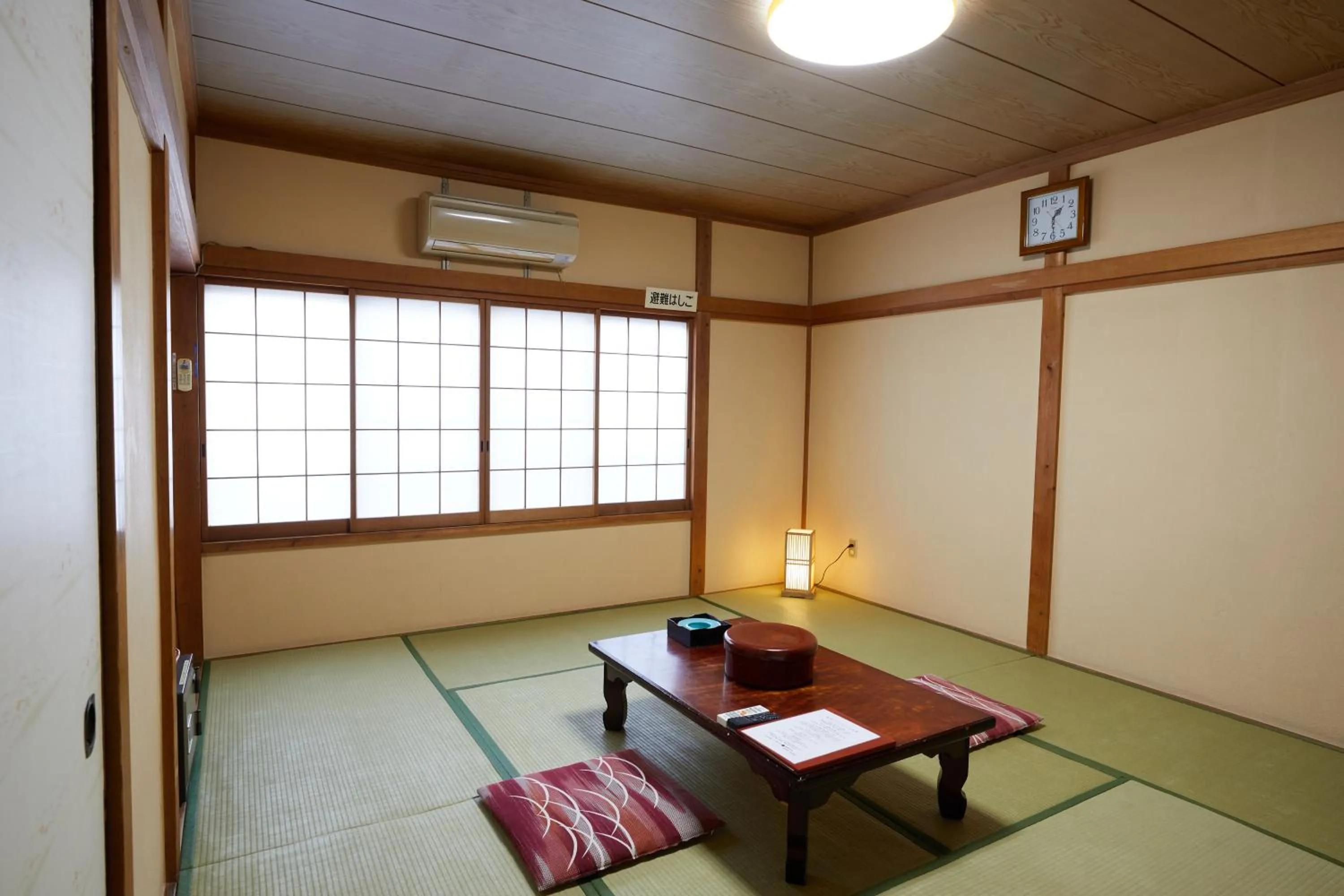 Photo of the whole room in Ryokan Matsushima