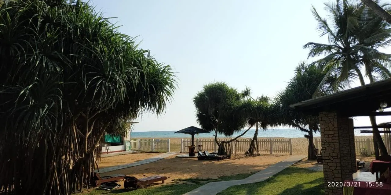 Green Shadows Beach Hotel