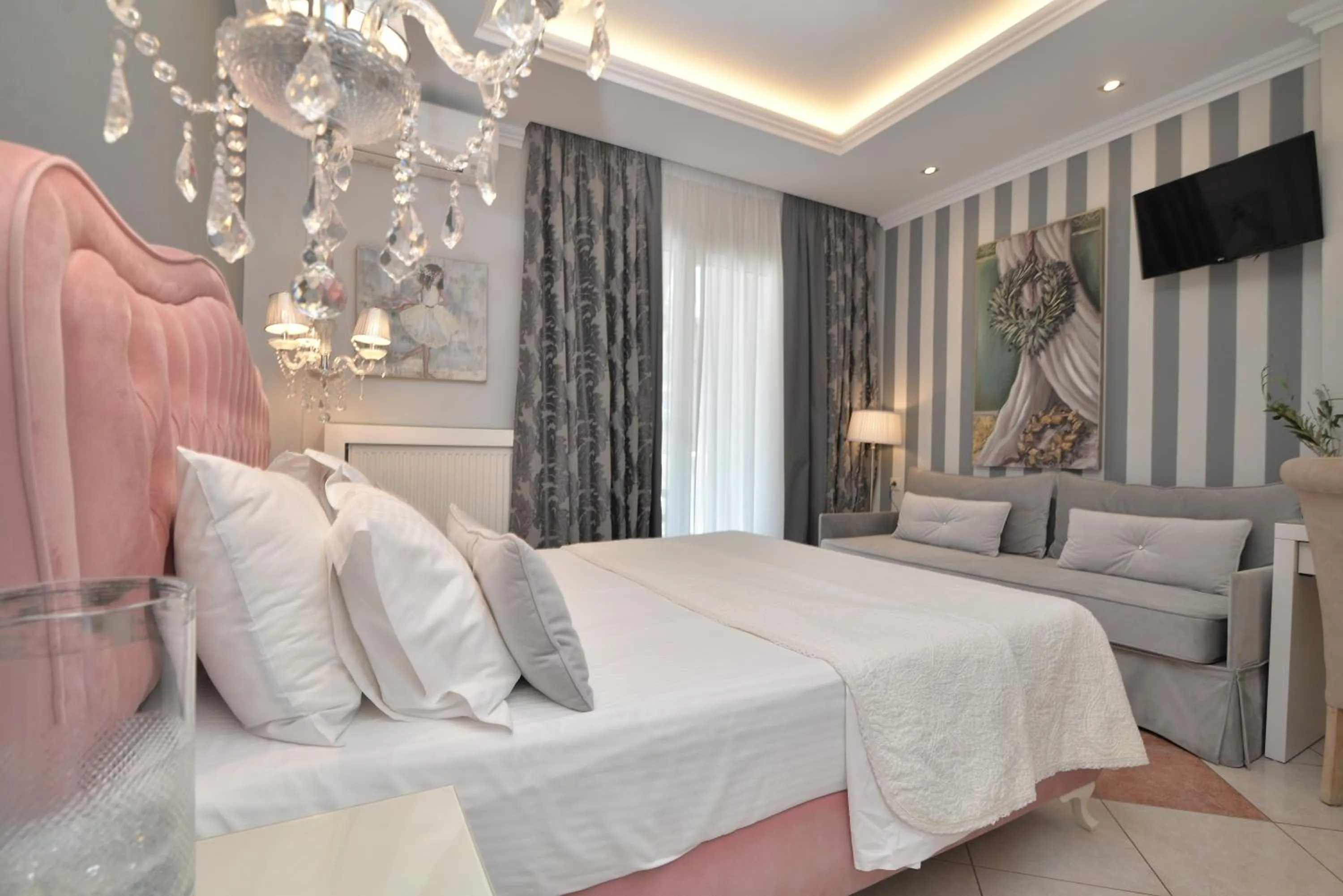 Bed in Epavlis Luxury apts