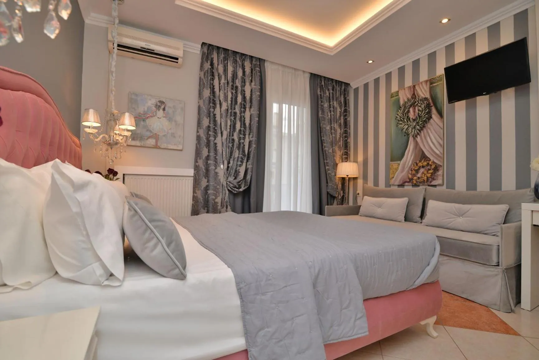 Bed in Epavlis Luxury apts