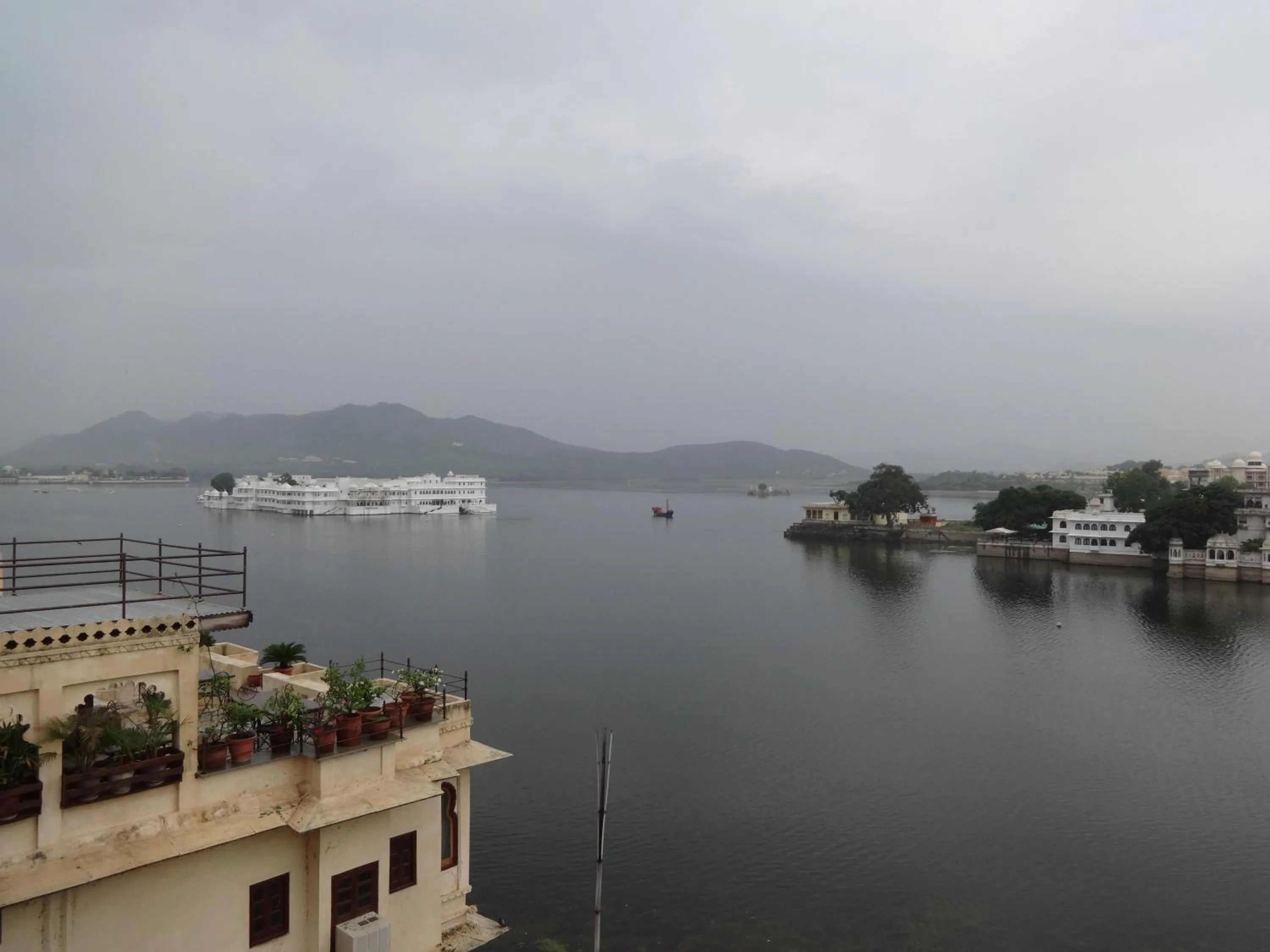 Lake view in Aashiya Haveli