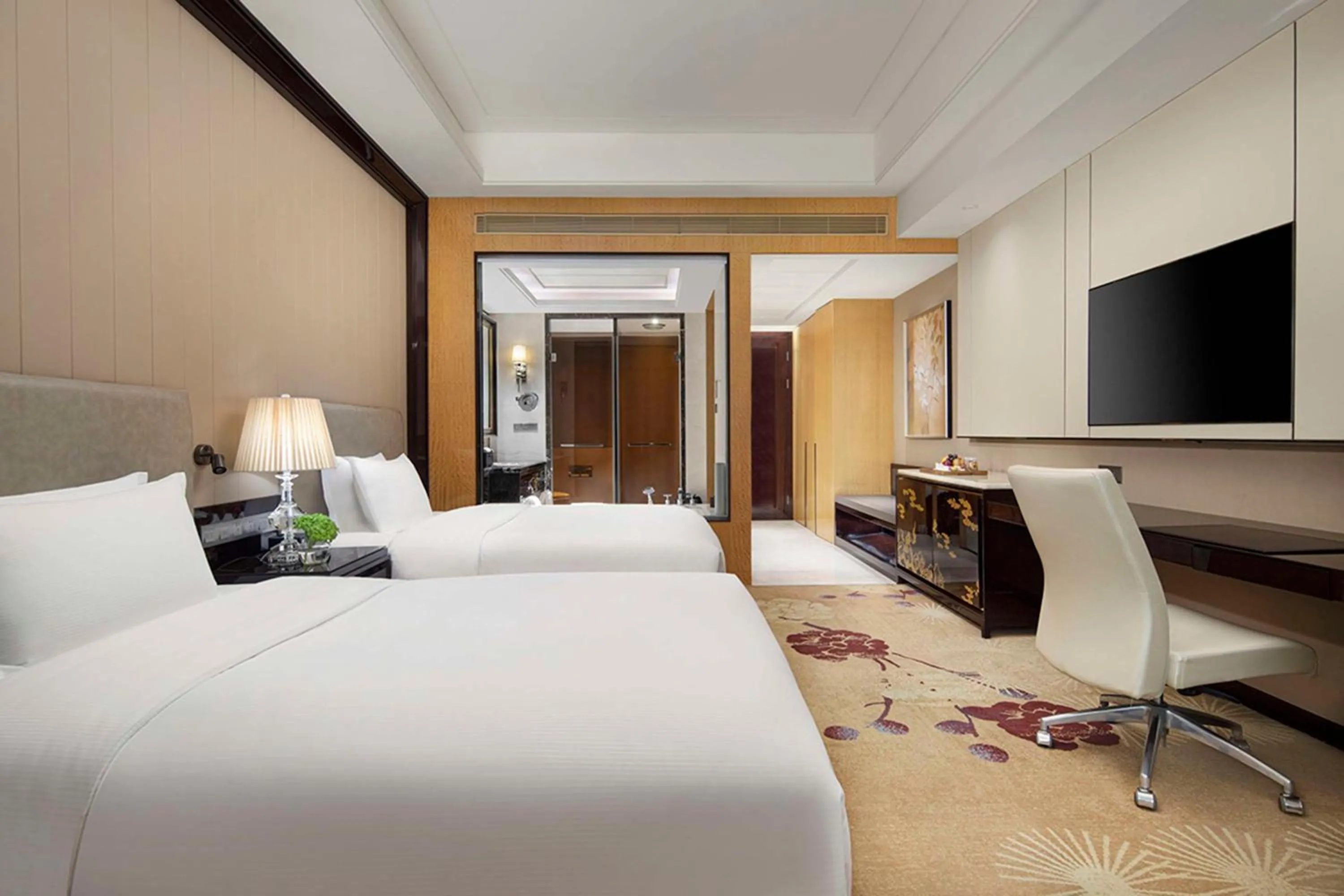 Bedroom, Bed in Hilton Nanjing
