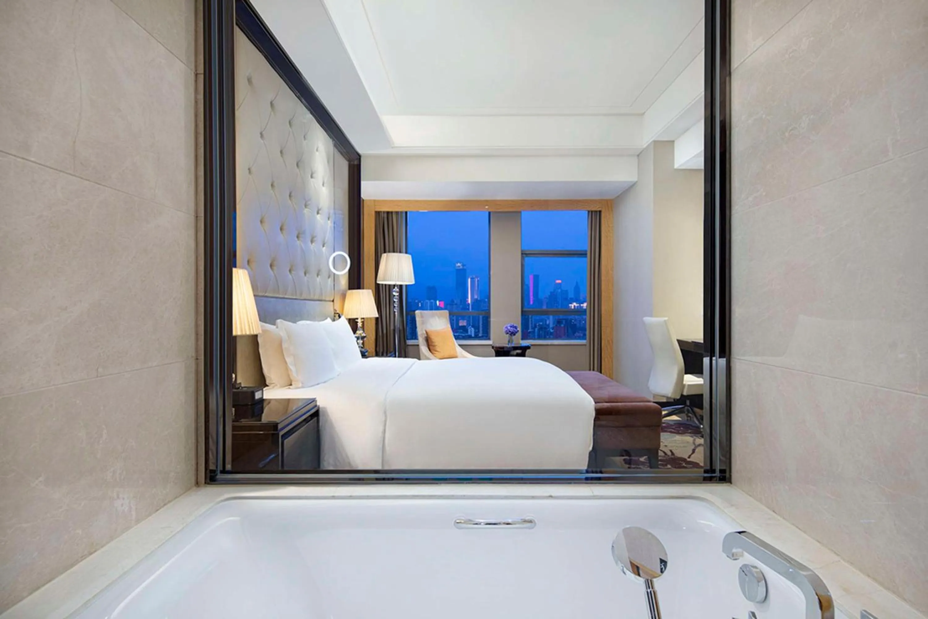 Bathroom, Bed in Hilton Nanjing
